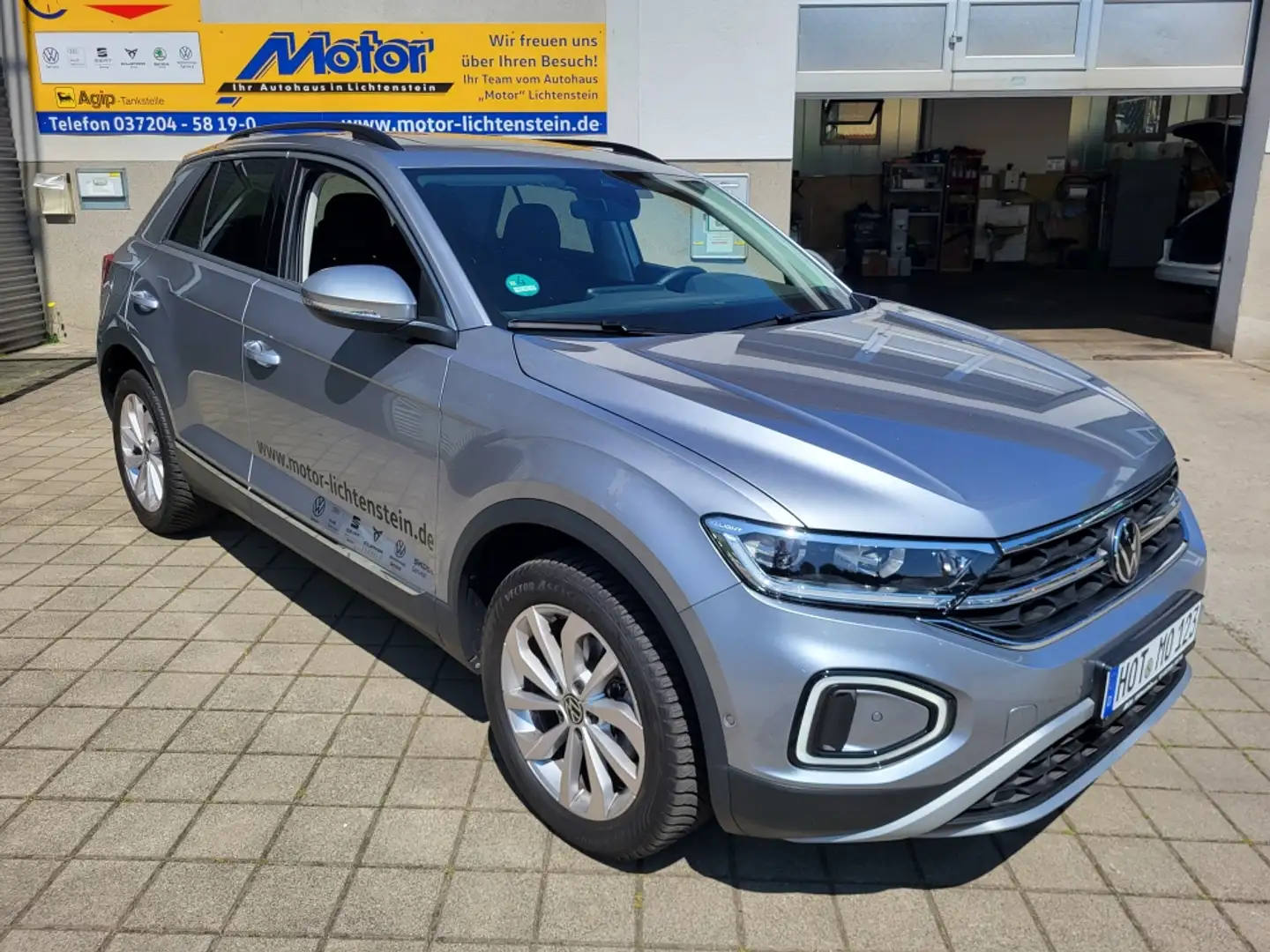 Volkswagen T-Roc Style 17"LM 2AC+ Navi StdHzg ACC app FSE+ Silber - 1