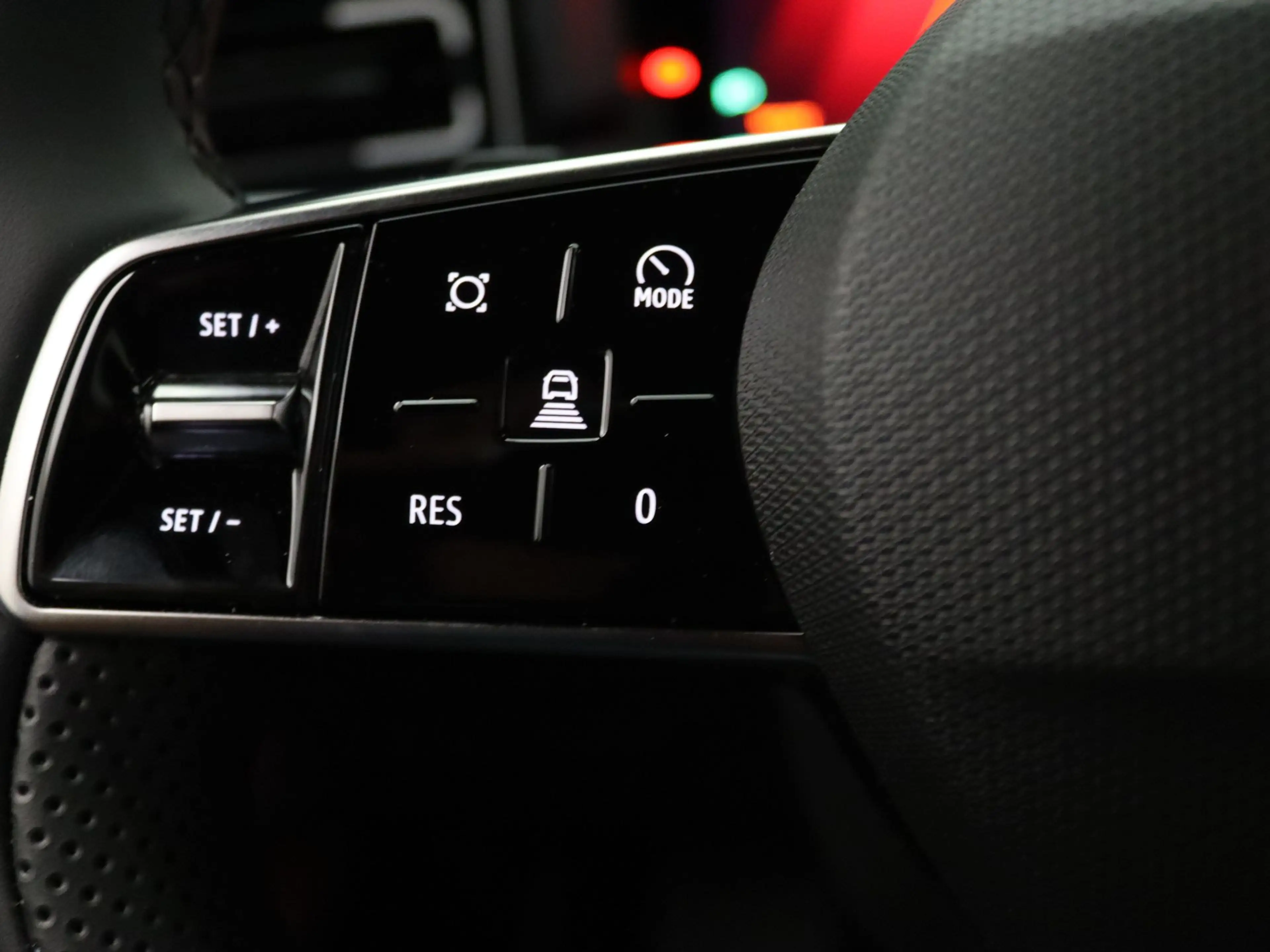 Renault R 5 Iconic comfort range 52 kWh "Signature Stam" Apple — photo 16