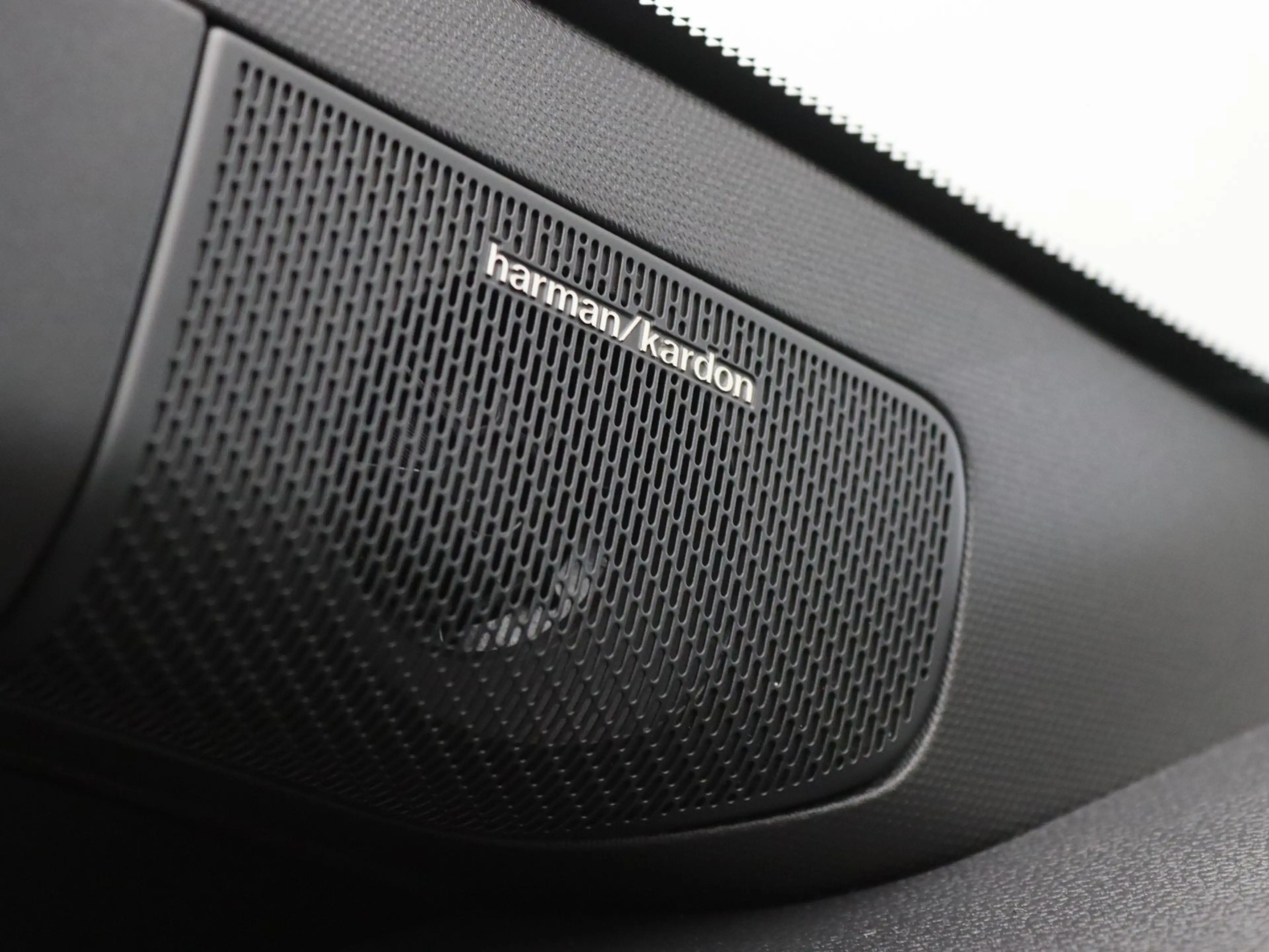 Renault R 5 Iconic comfort range 52 kWh "Signature Stam" Apple — photo 25