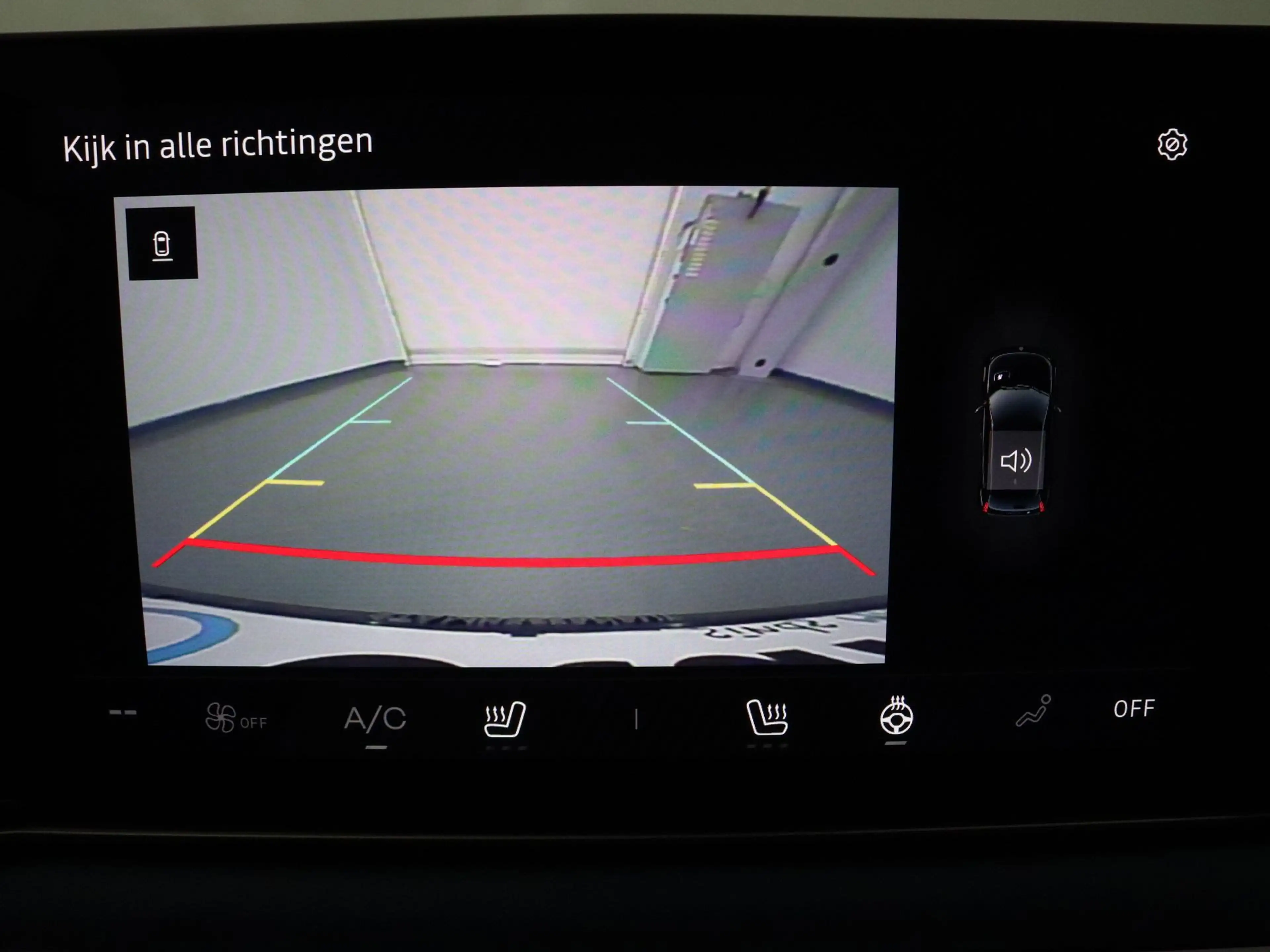 Renault R 5 Iconic comfort range 52 kWh "Signature Stam" Apple — photo 10
