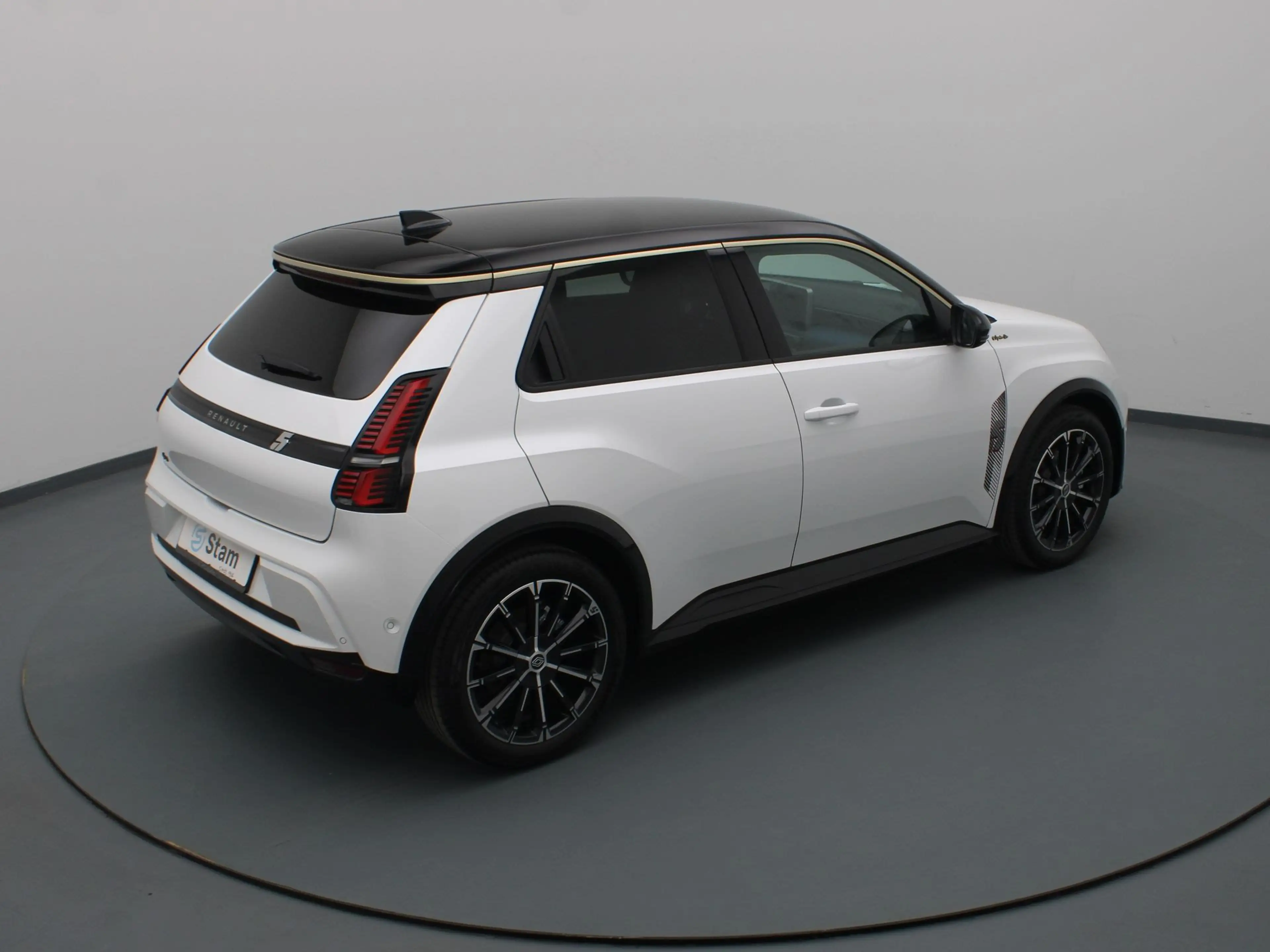 Renault R 5 Iconic comfort range 52 kWh "Signature Stam" Apple — photo 13