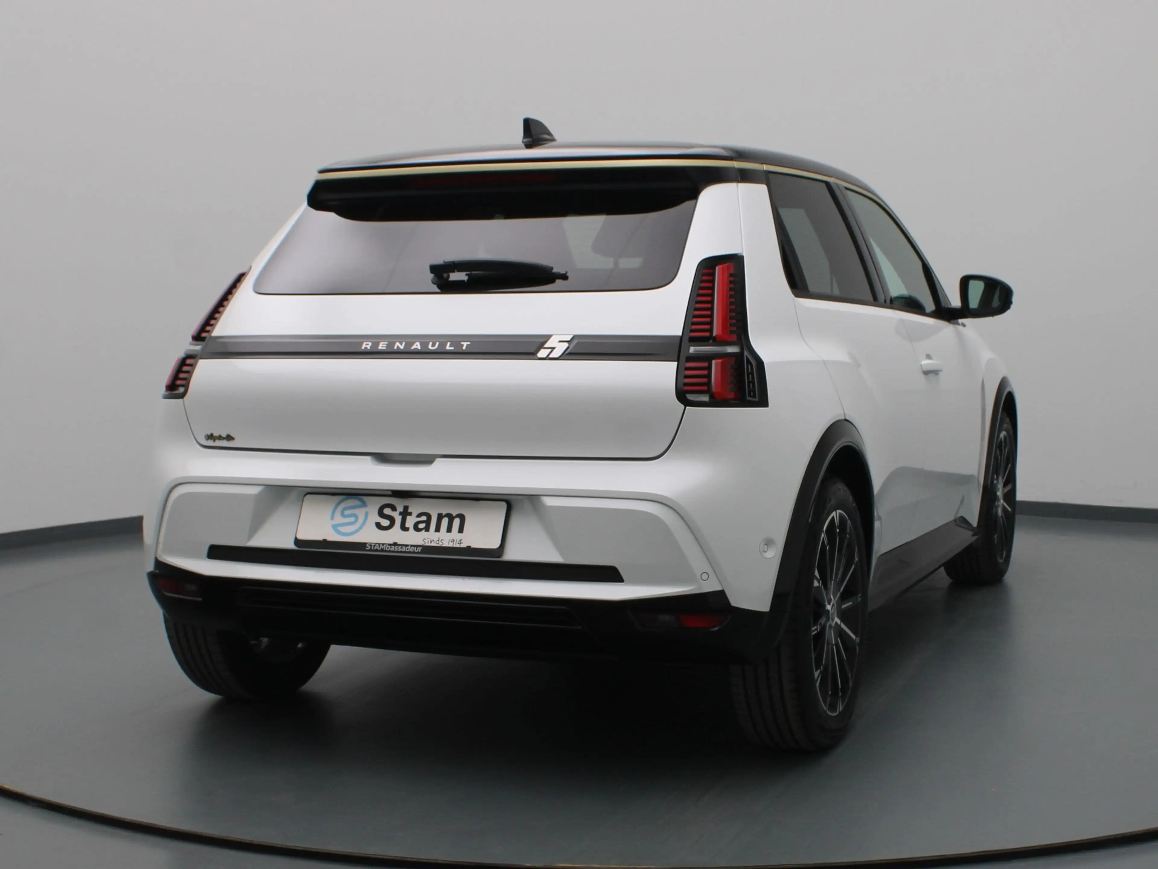 Renault R 5 Iconic comfort range 52 kWh "Signature Stam" Apple — photo 22