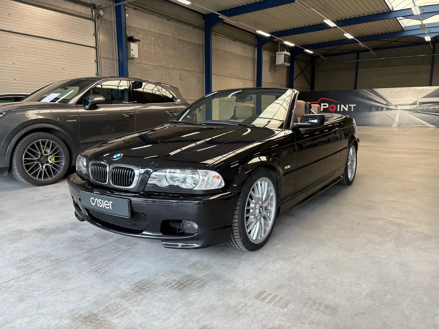 BMW 330 Ci Cabrio M-Sport l Leather l Harman Kardon l Navi Zwart - 1