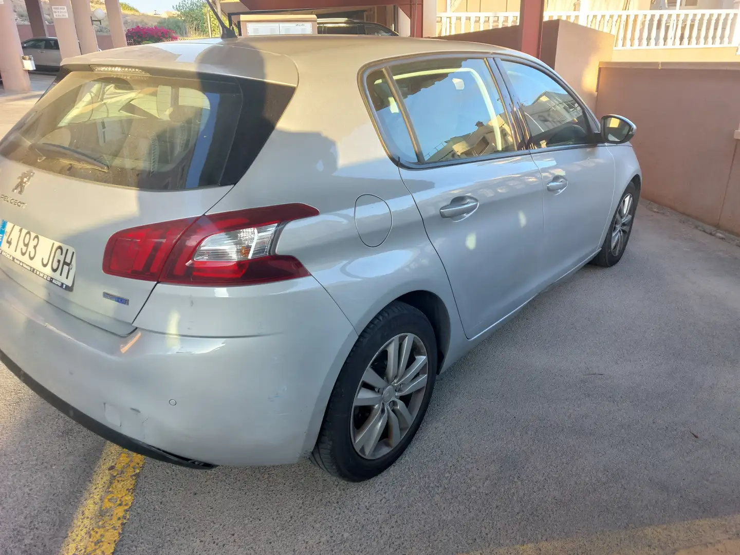 Peugeot 308 308 1.6 BlueHDi Active 120 Active Plateado - 2