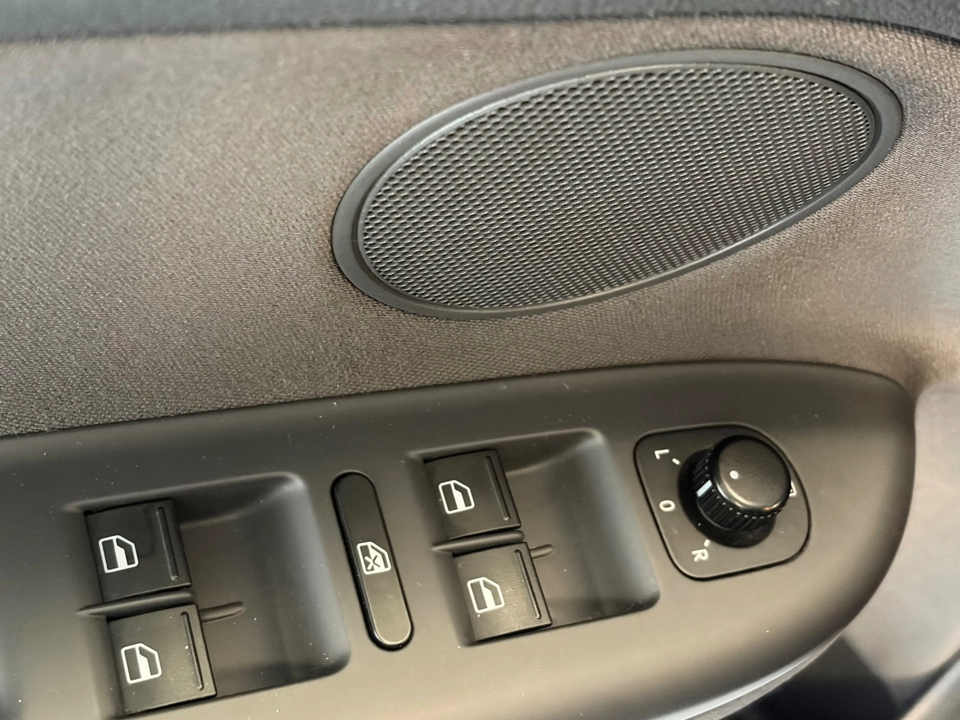 Volkswagen Golf Plus 1.6 Sportline Business CLIMA/STOELVERWARMING/DEALE — photo 17