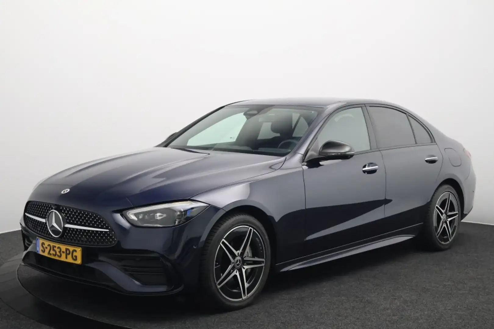 Mercedes-Benz C 300 e AMG Line Plug-In Hybrid (100 km Actieradius) | L Blauw - 1
