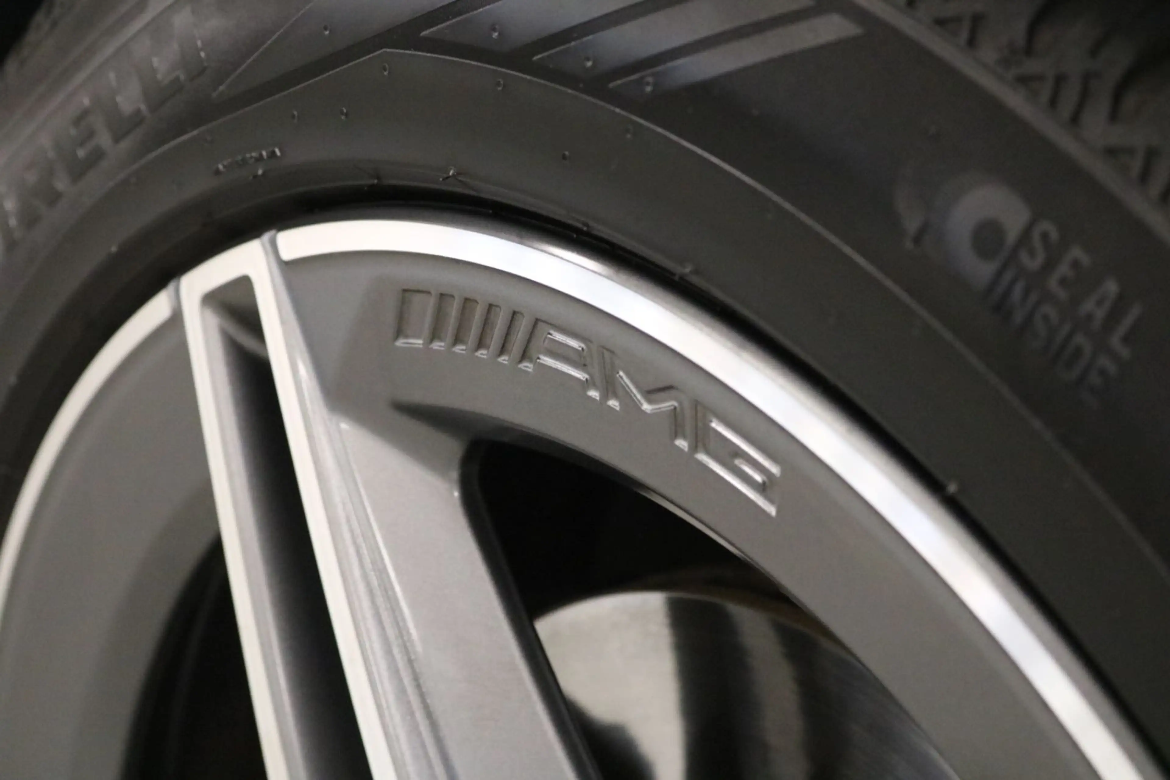 Mercedes-Benz GLA 200 AMG LINE/ NAVI/LEDER/PDC/ALCANTARA — photo 4