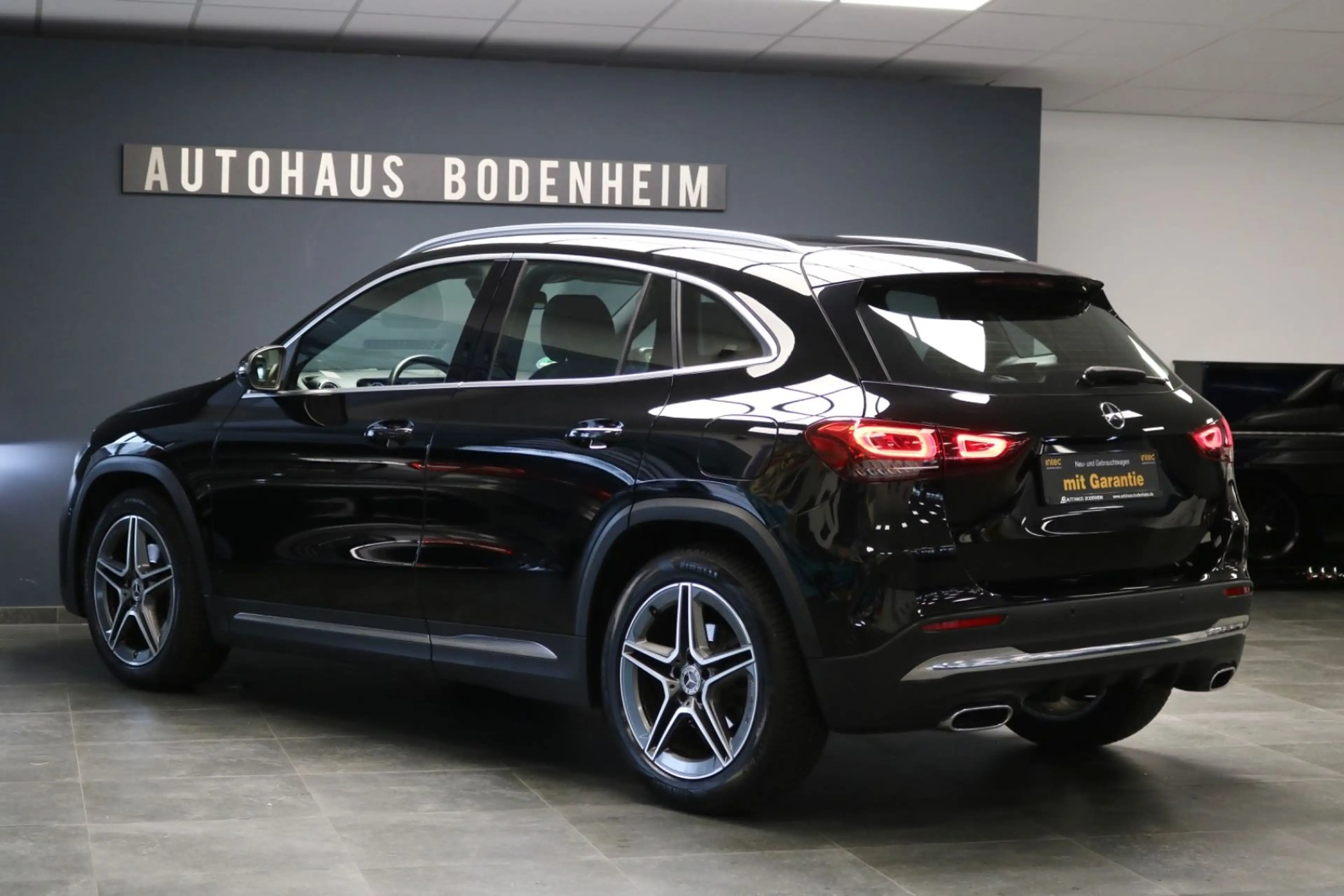 Mercedes-Benz GLA 200 AMG LINE/ NAVI/LEDER/PDC/ALCANTARA — photo 10