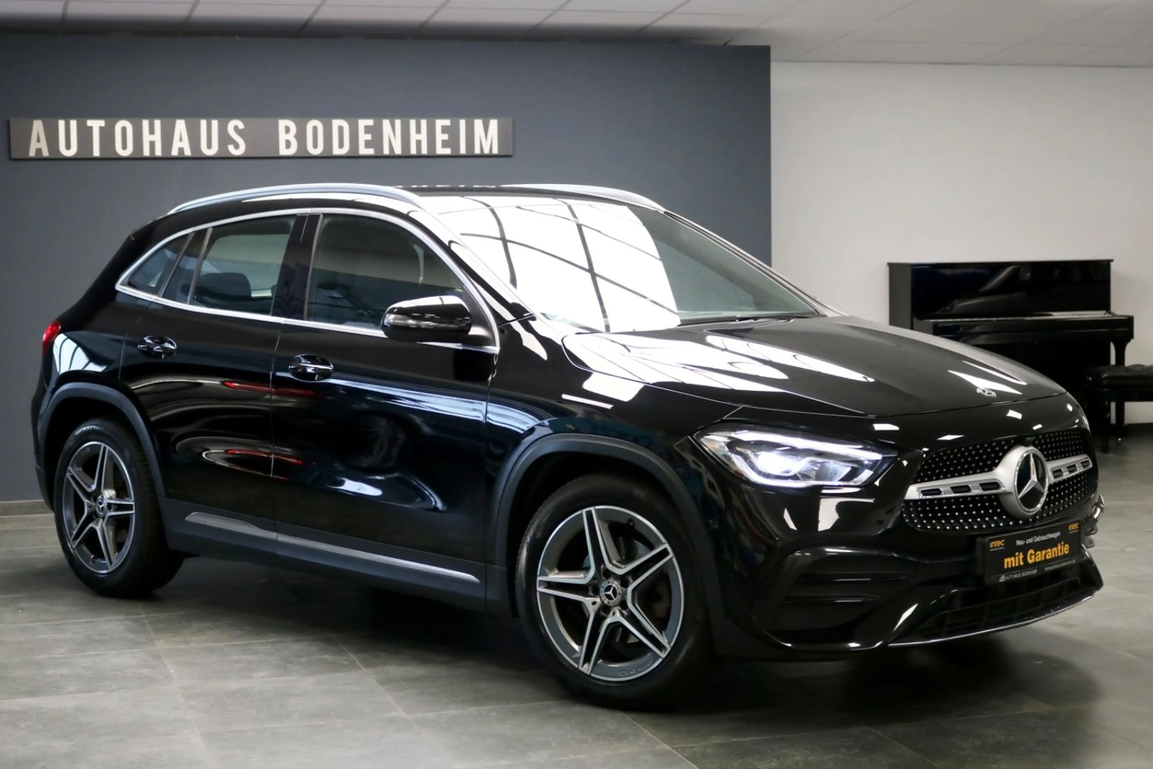 Mercedes-Benz GLA 200 AMG LINE/ NAVI/LEDER/PDC/ALCANTARA