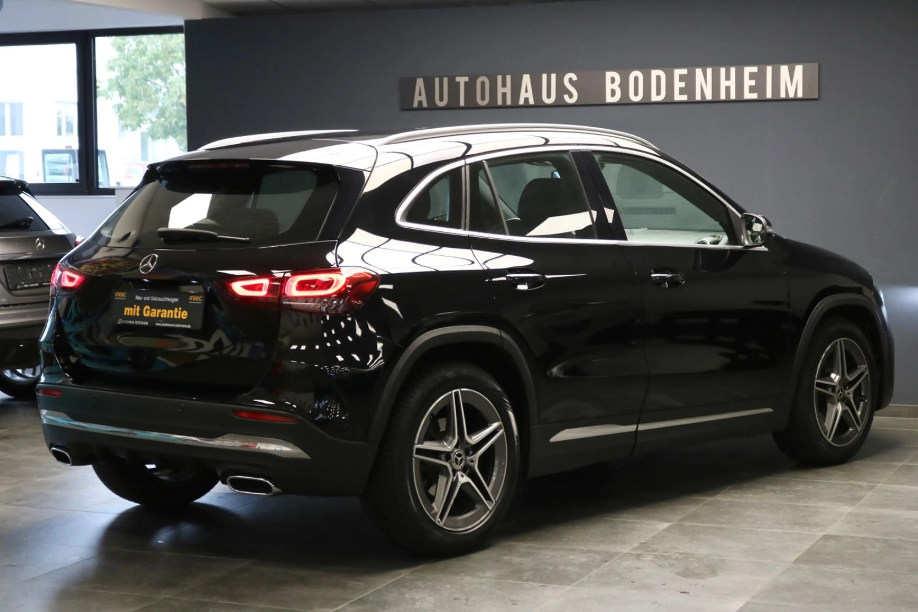 Mercedes-Benz GLA 200 AMG LINE/ NAVI/LEDER/PDC/ALCANTARA — photo 12