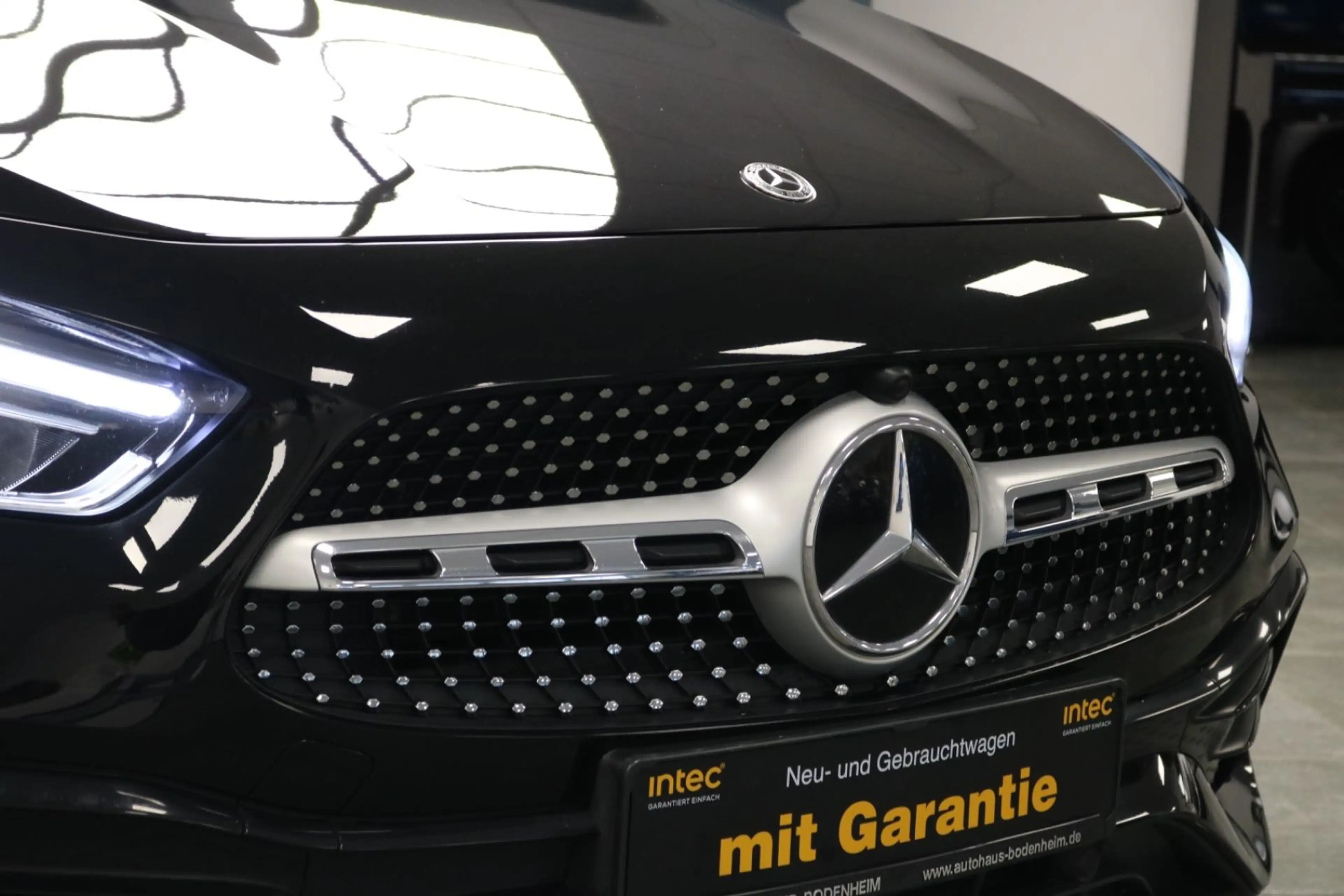 Mercedes-Benz GLA 200 AMG LINE/ NAVI/LEDER/PDC/ALCANTARA — photo 6