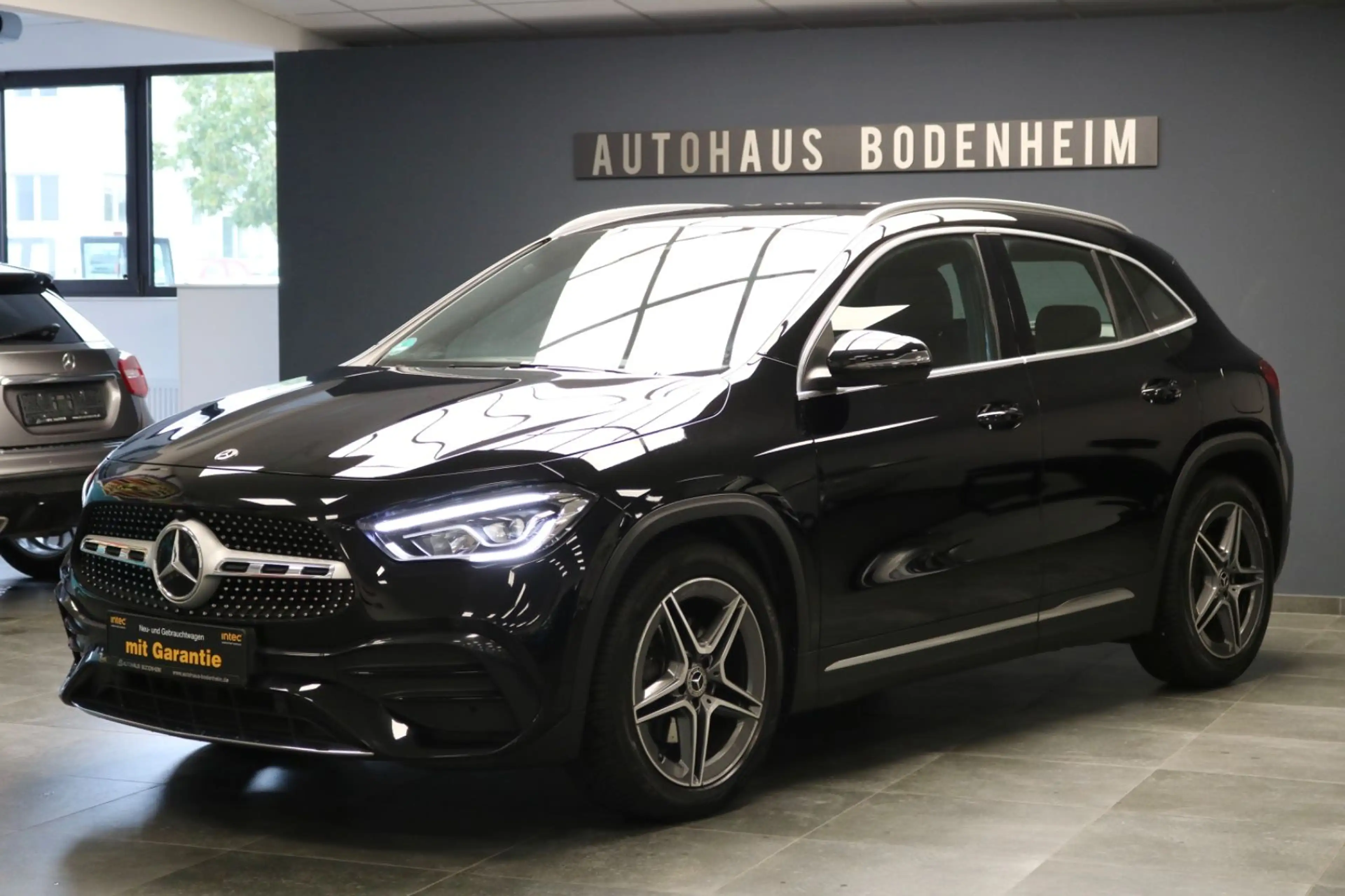 Mercedes-Benz GLA 200 AMG LINE/ NAVI/LEDER/PDC/ALCANTARA — photo 8
