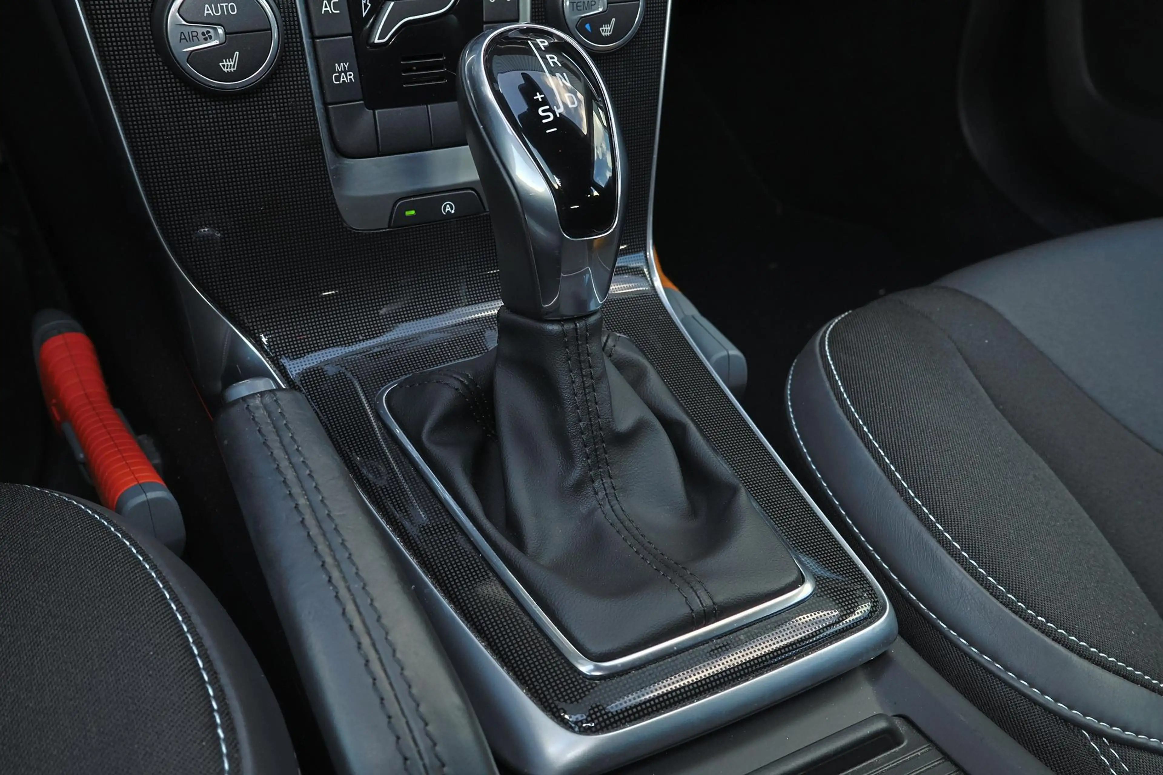 Volvo V40 T2 Edition Plus - AUTOMAAT - Verwarmde voorstoelen — photo 9