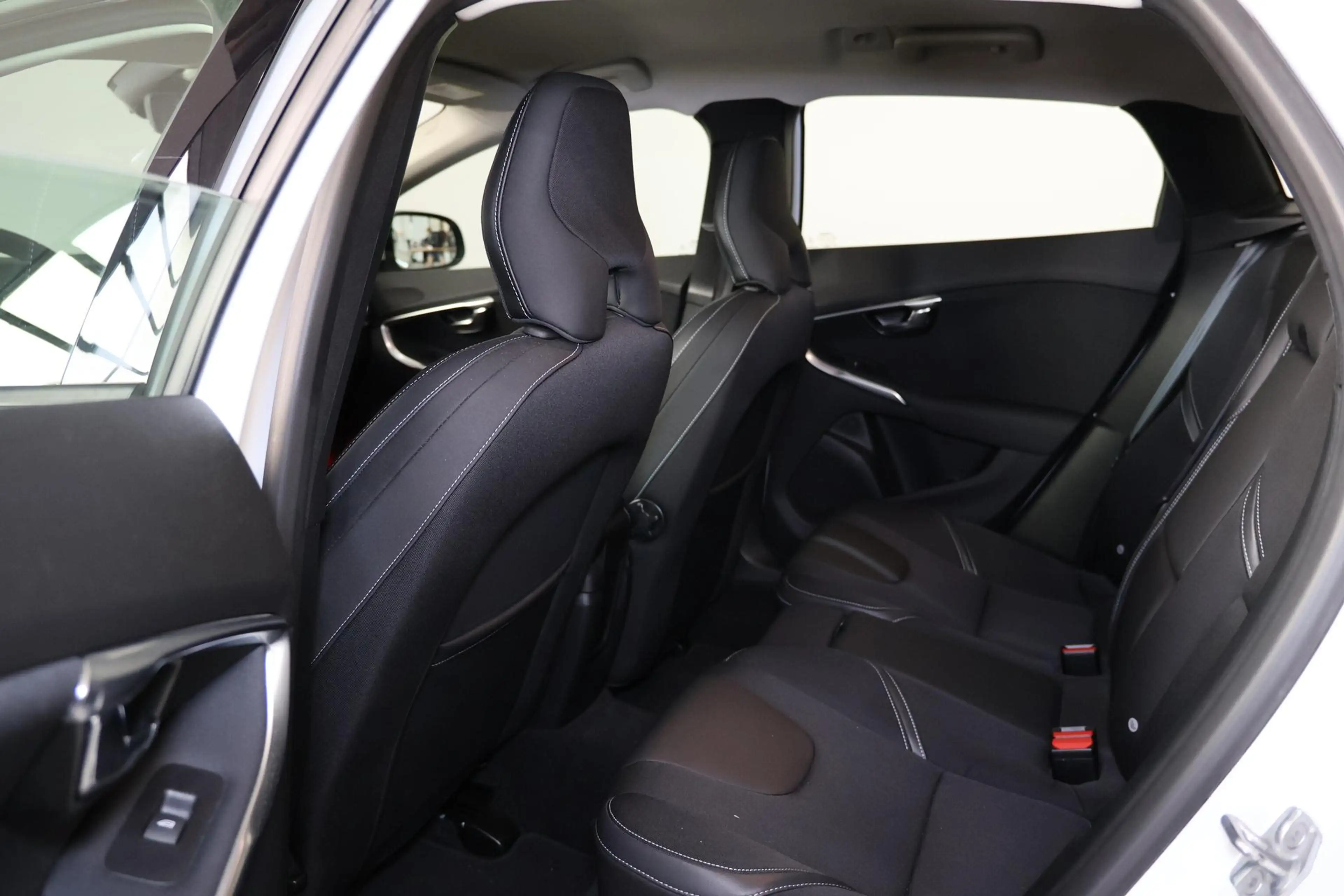 Volvo V40 T2 Edition Plus - AUTOMAAT - Verwarmde voorstoelen — photo 14
