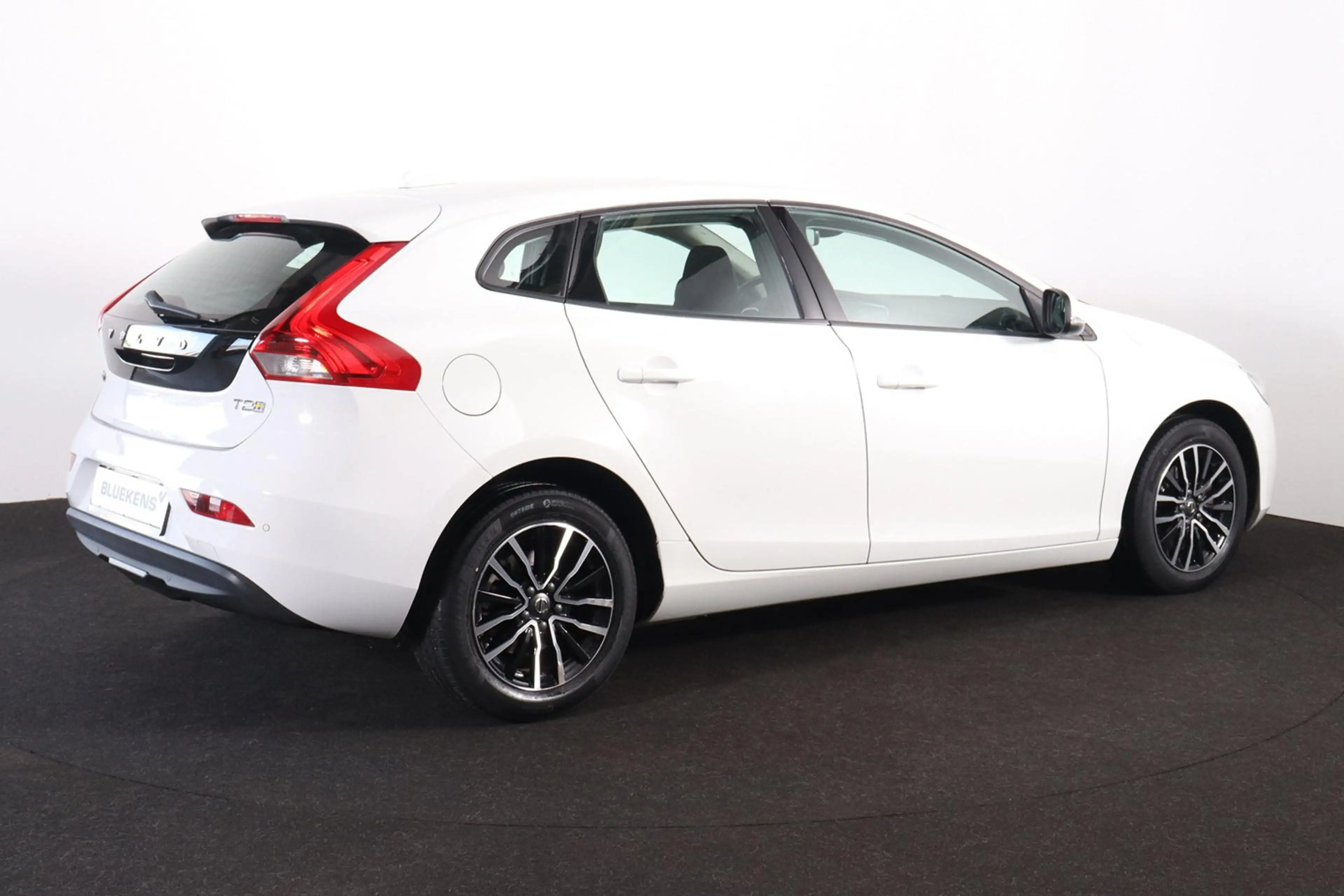 Volvo V40 T2 Edition Plus - AUTOMAAT - Verwarmde voorstoelen — photo 5