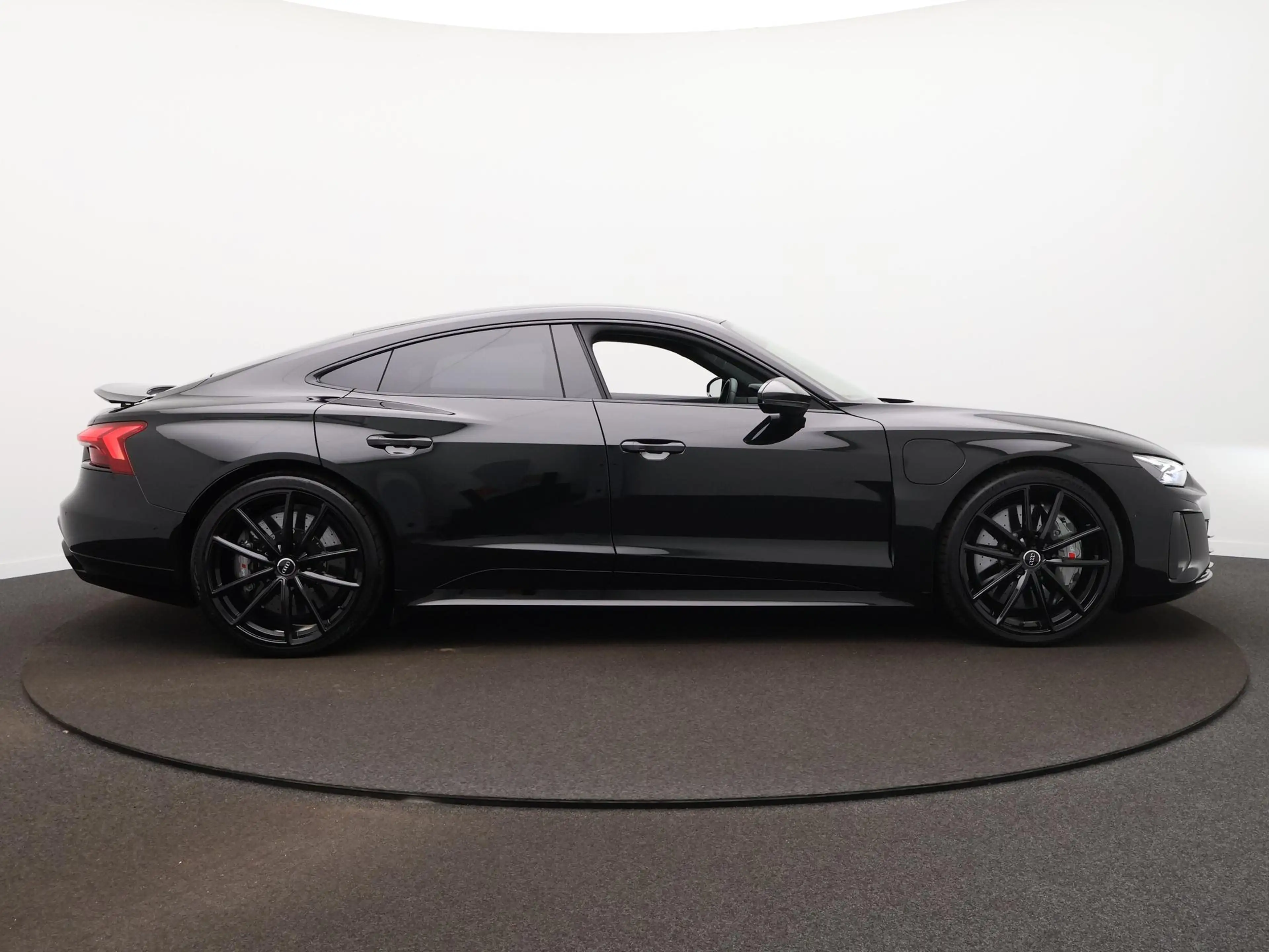 Audi RS e-tron GT 93 kWh 600 pk | B&O 3D | head-up display | panoram — photo 4