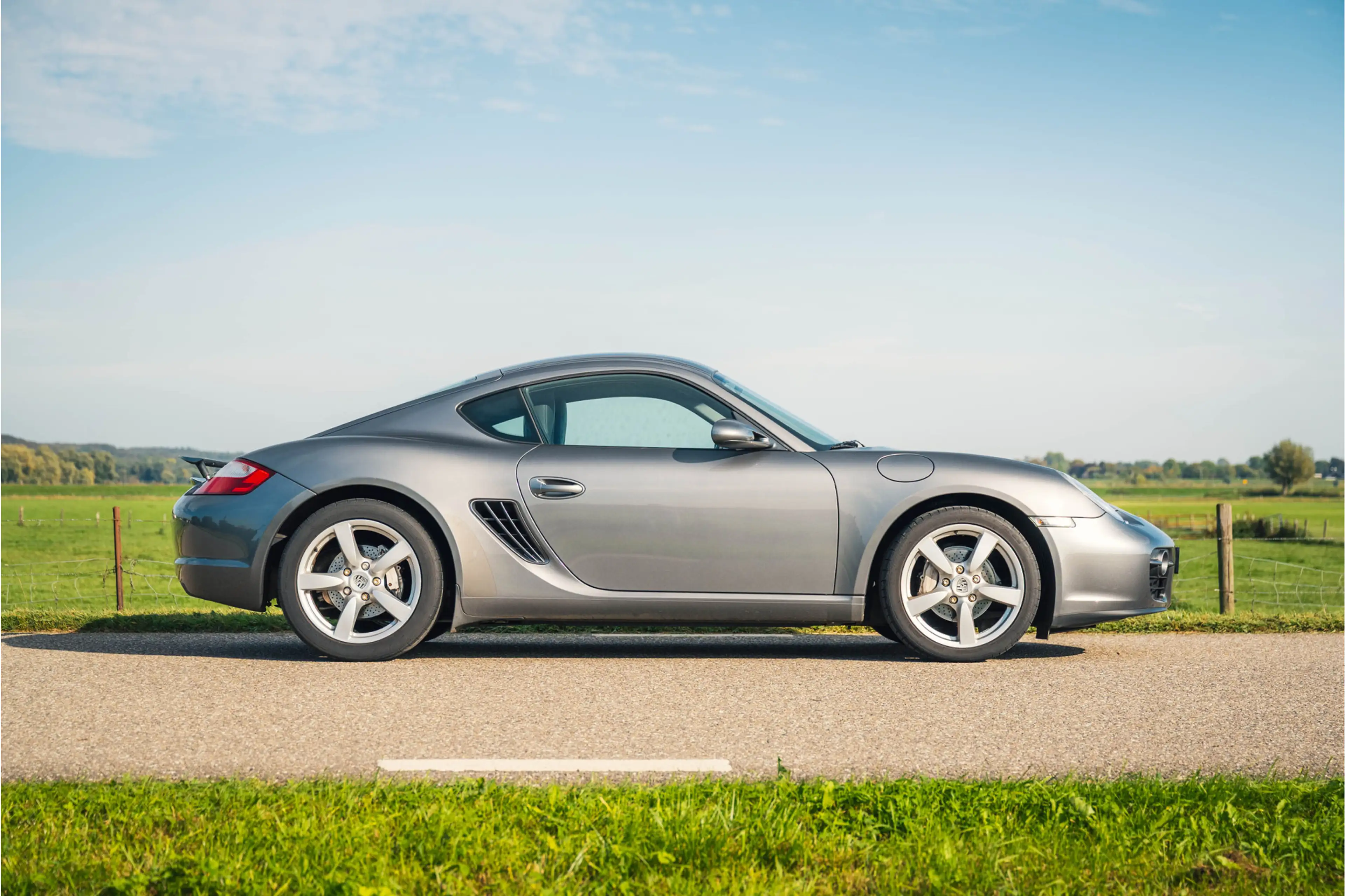 Porsche Cayman 2.7 — photo 7