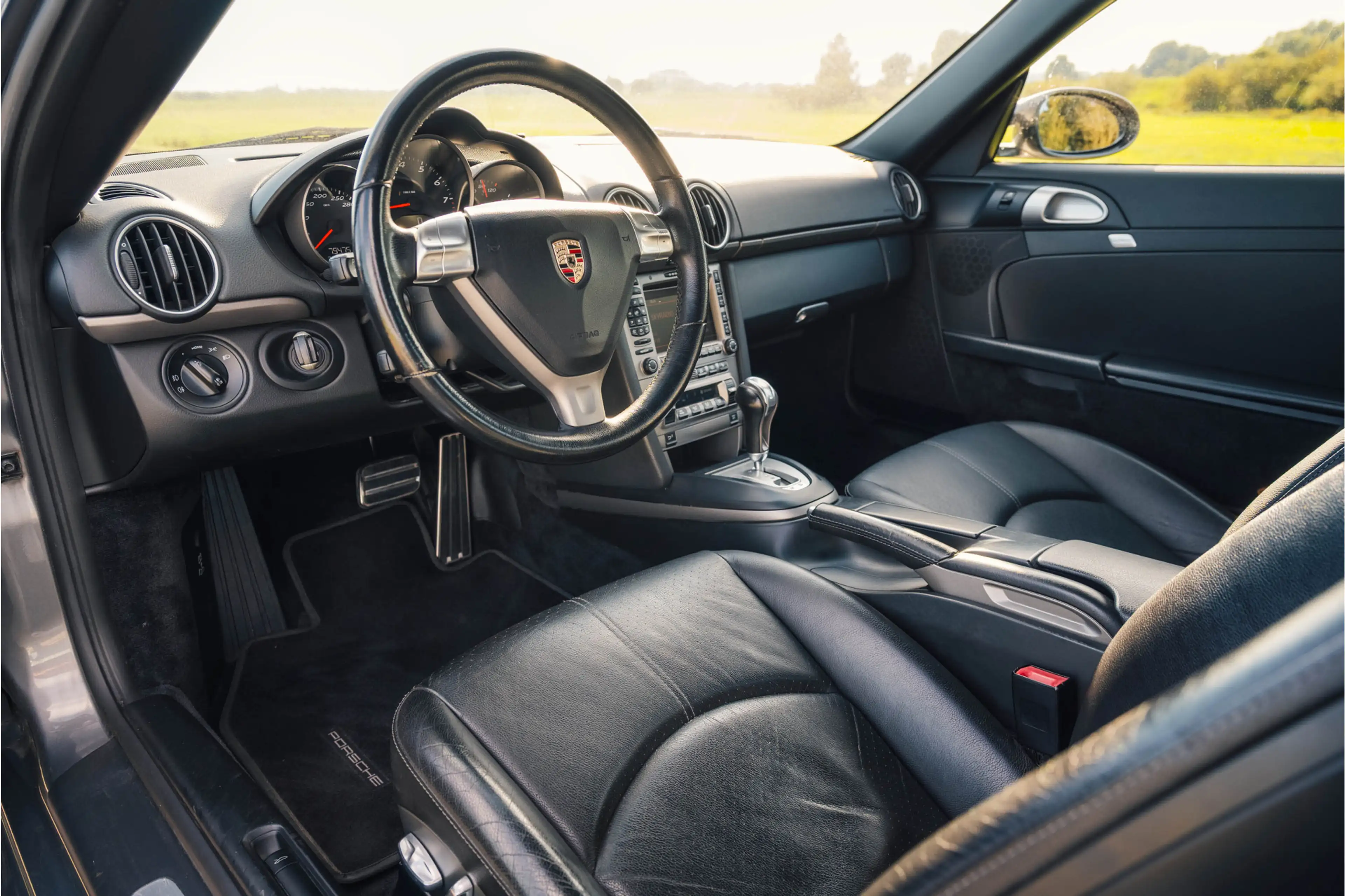 Porsche Cayman 2.7 — photo 14