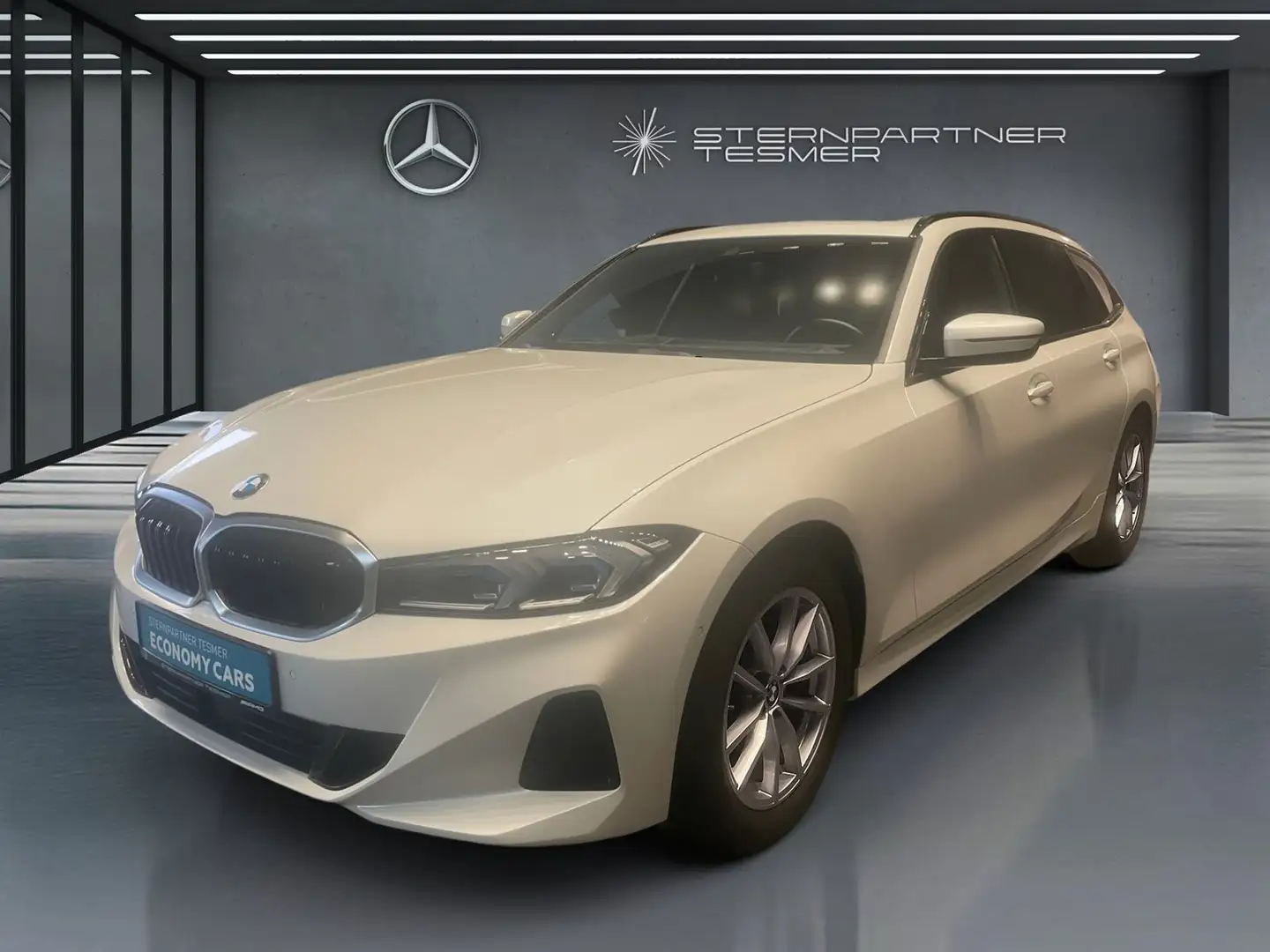 BMW Baureihe 3 Touring 318 d +AHK+PANO+STHZ+HUD+SOUN Weiß - 1