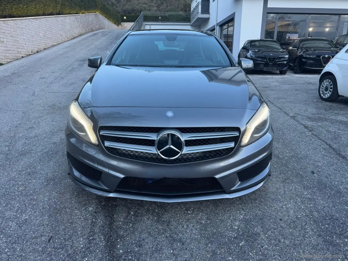 Mercedes-Benz A 200 A 200 d Automatic Premium Grigio - 2