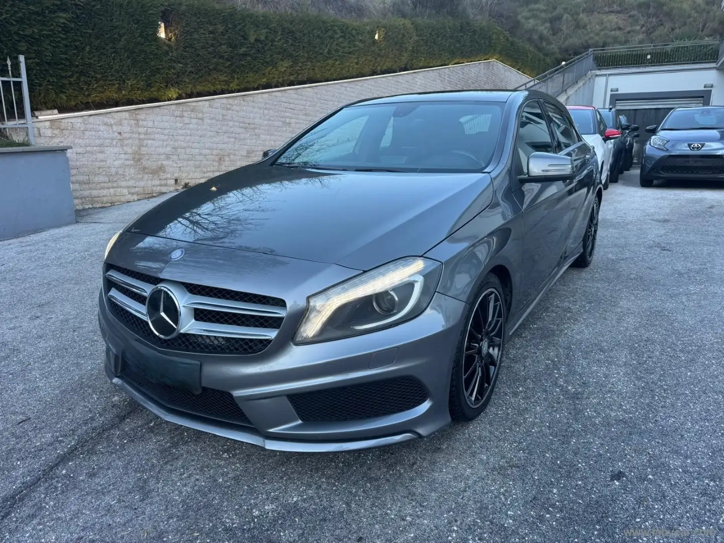 Mercedes-Benz A 200 A 200 d Automatic Premium Grigio - 1