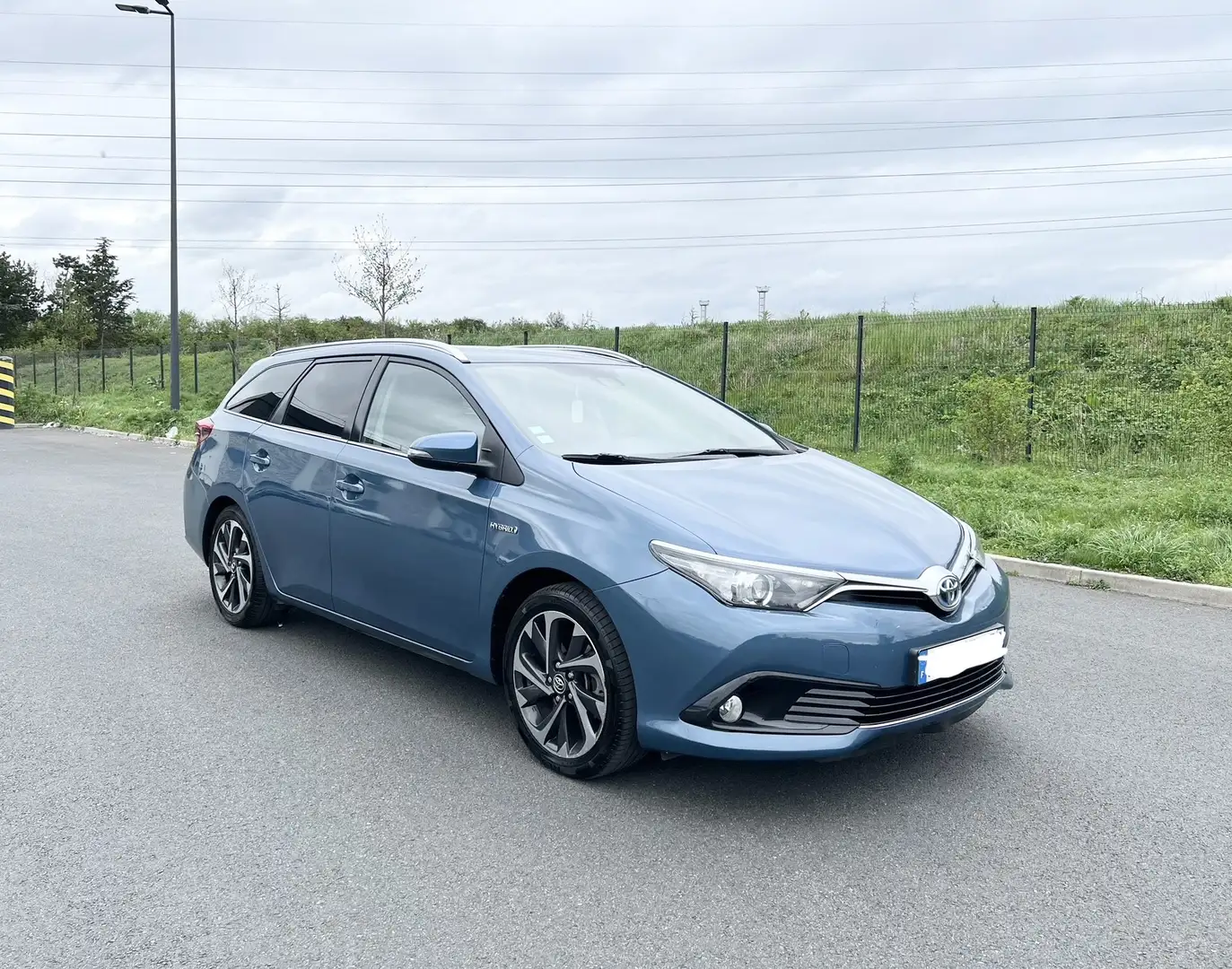 Toyota Auris Touring Sports 1.8h Lounge cvt Blu/Azzurro - 1