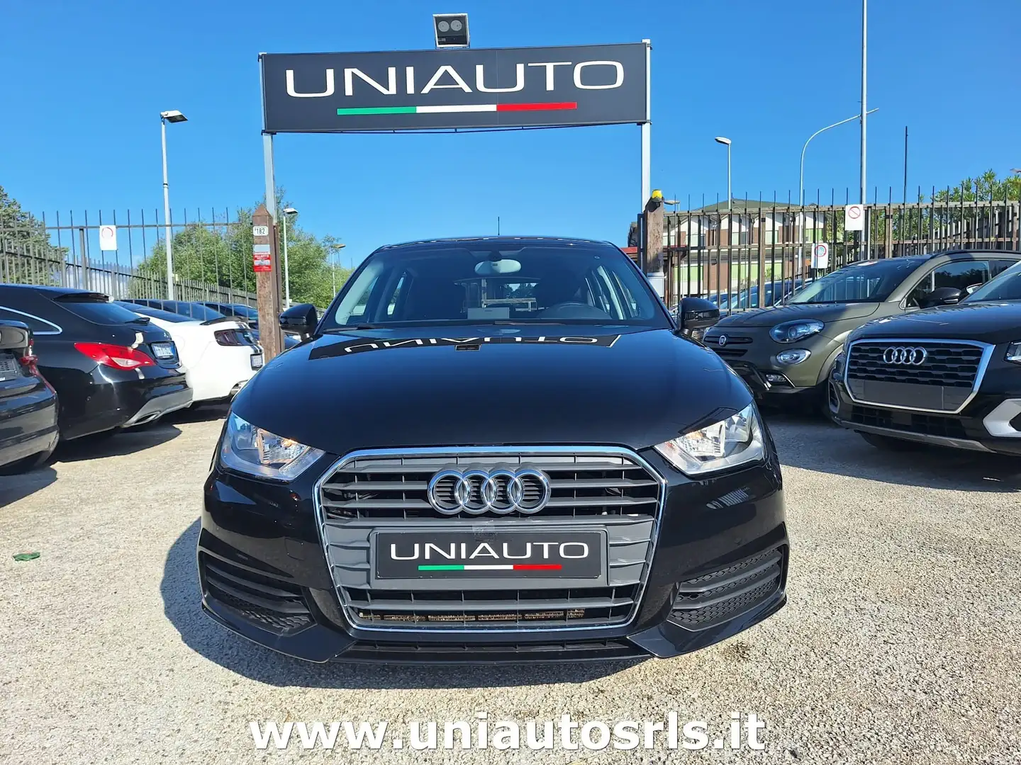 Audi A1 Sportback 1.4 tdi Sport Zwart - 1