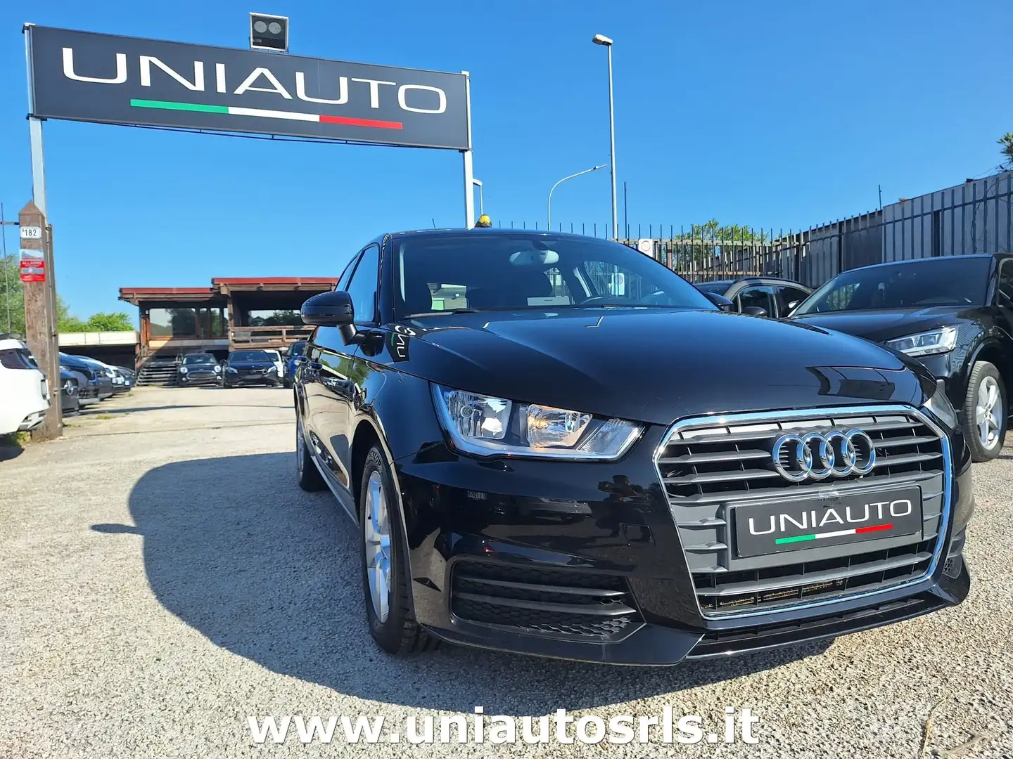 Audi A1 Sportback 1.4 tdi Sport Zwart - 2