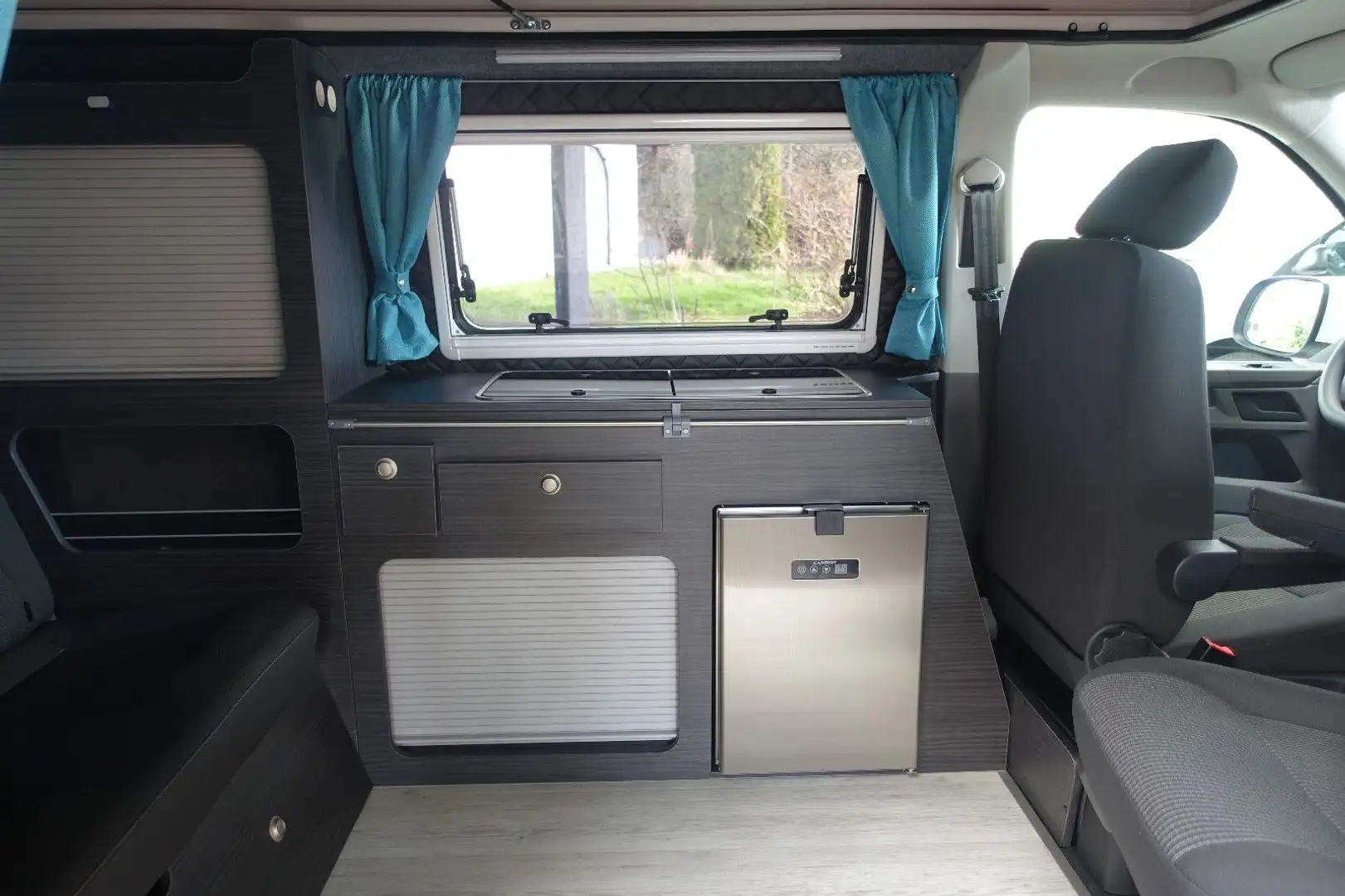 Volkswagen T6 California T6.1 ''OceanCamper by BonVoyage'' neuer Ausbau Šedá - 2