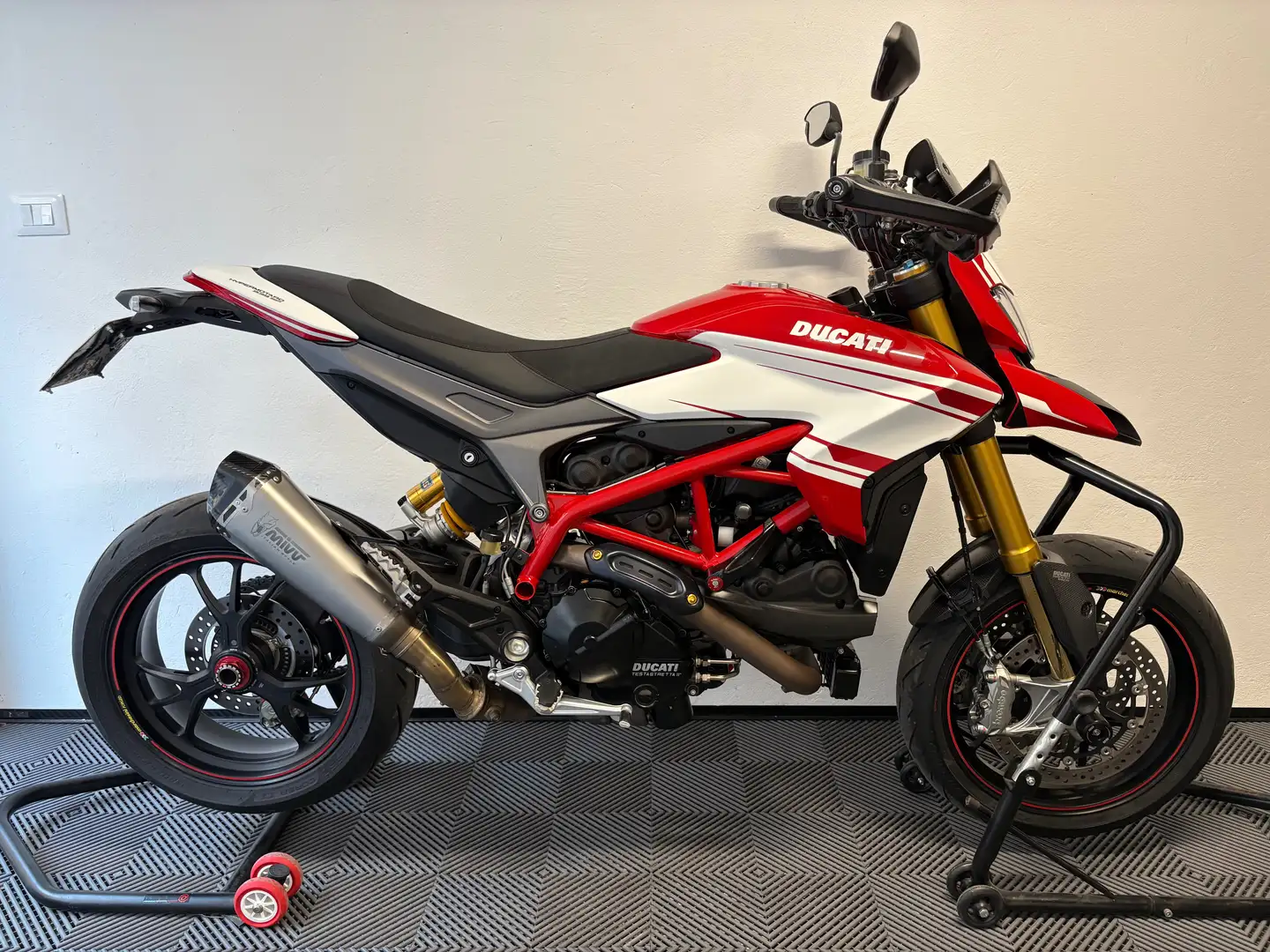 Ducati Hypermotard 939 SP Rojo - 2