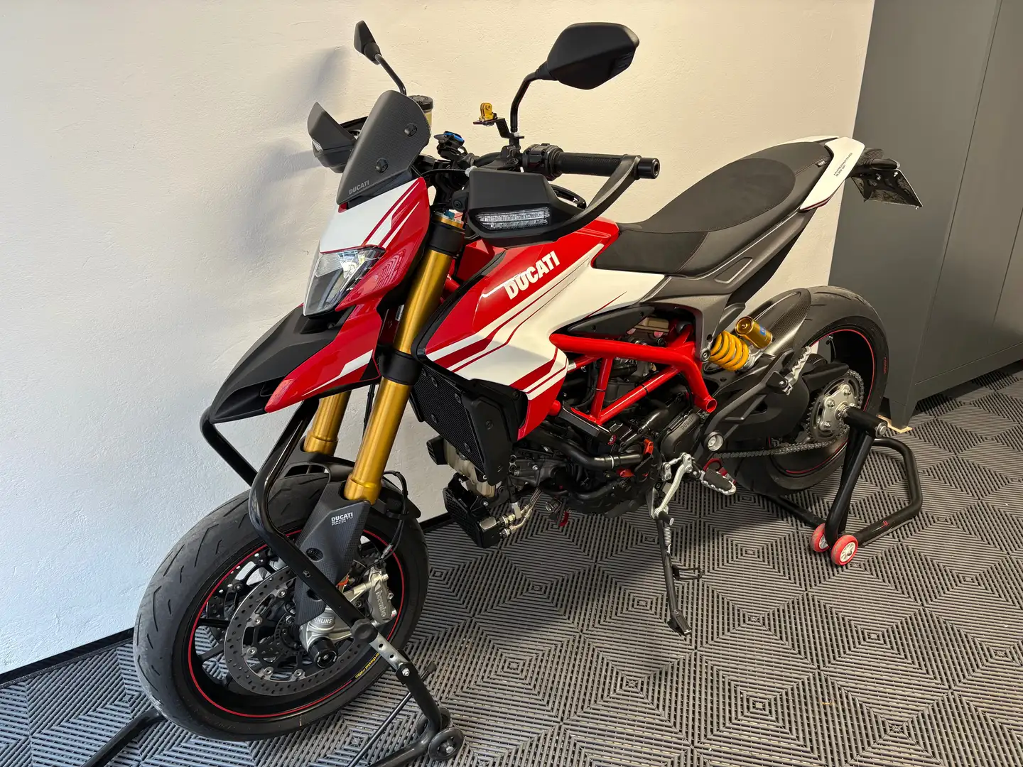 Ducati Hypermotard 939 SP Rojo - 1