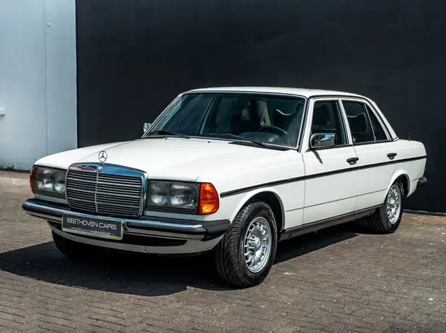 Mercedes-Benz 250 W123 H Zulassung im Super Zustand