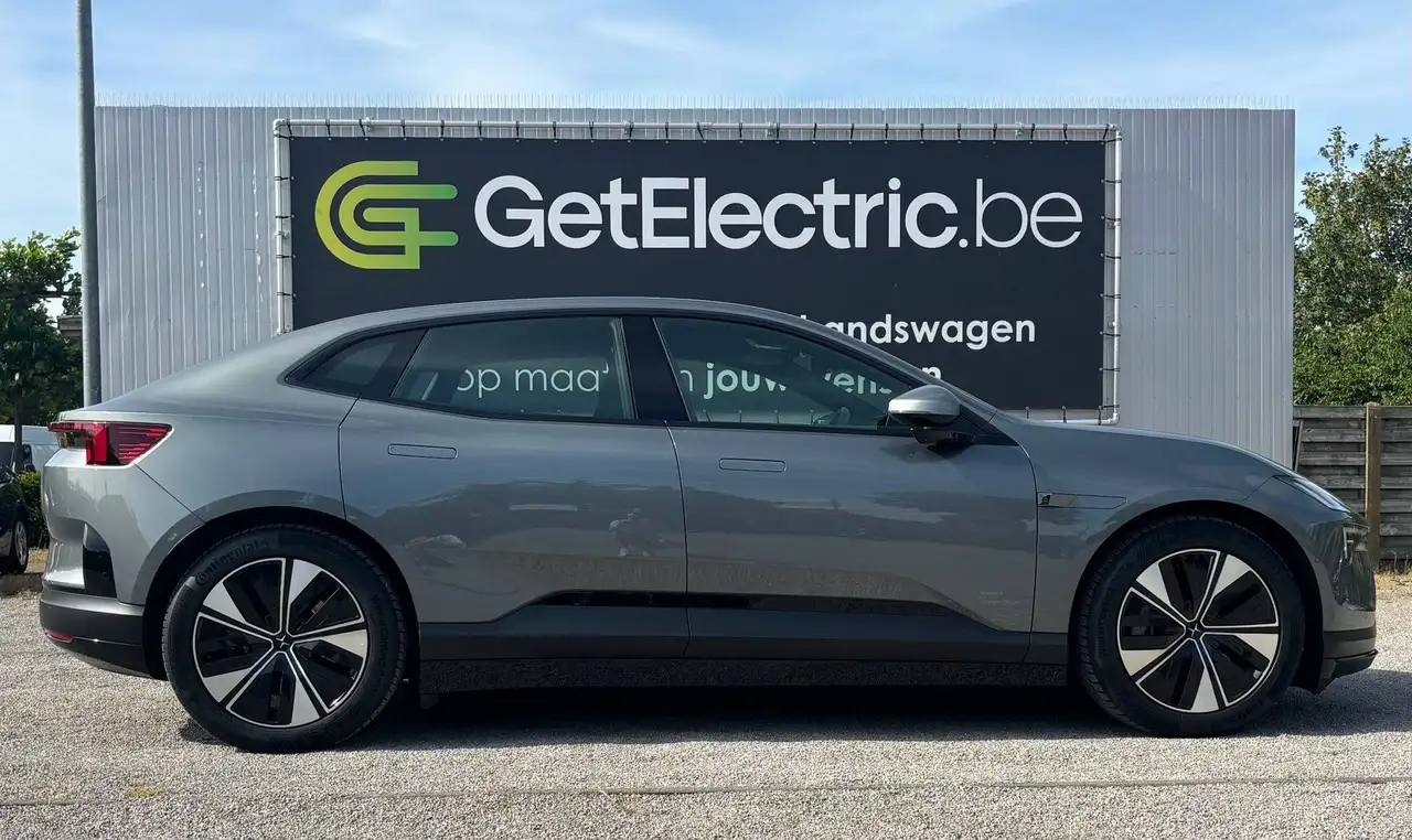 Polestar 4 2025