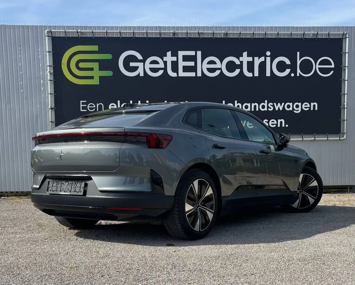 Polestar 4 2025