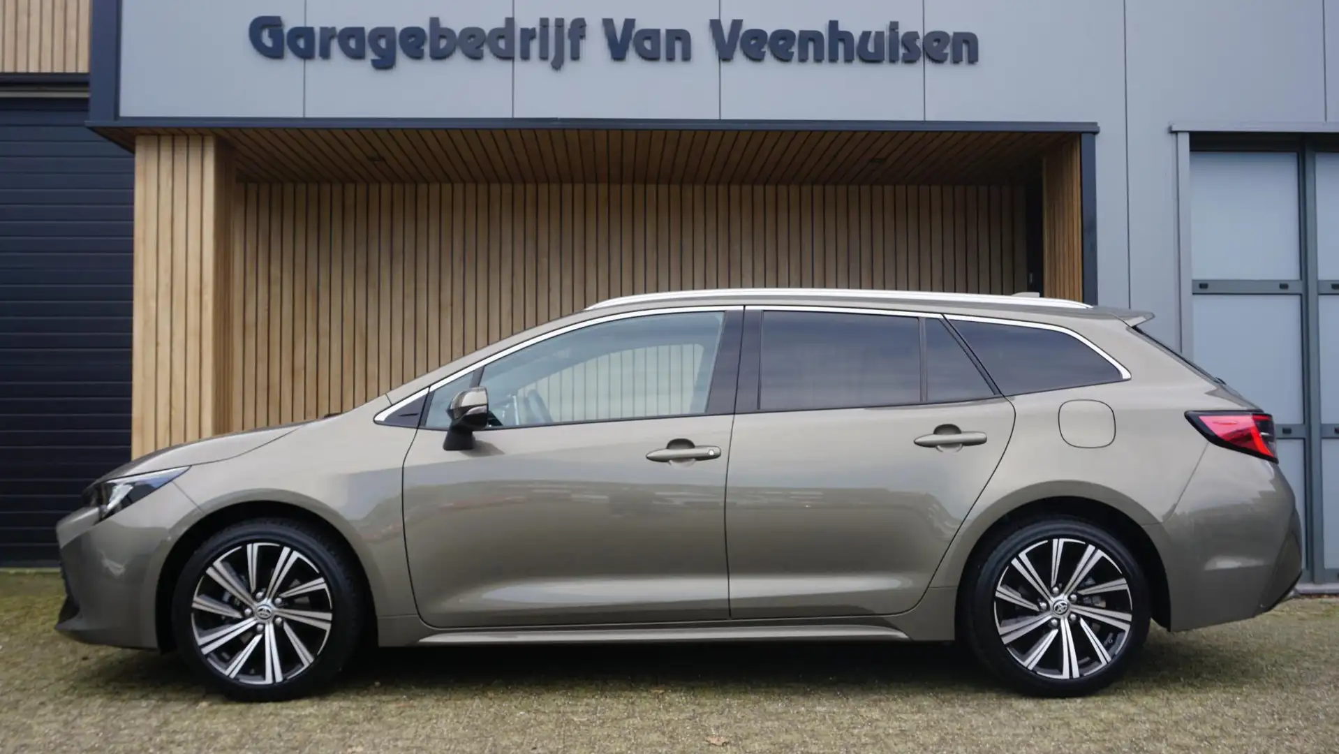Toyota Corolla Touring Sports 1.2 116pk Turbo Dynamic H-Leder Vir Зелений - 2