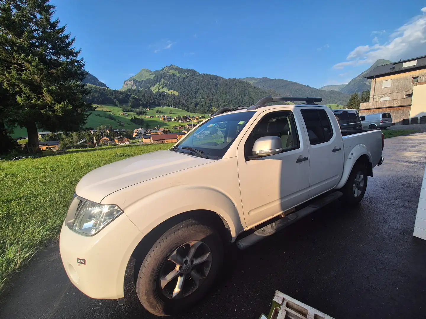 Nissan Navara Double Cab Navara Platinum EVO 2,5 dCi 4x4 Platinum Evo Weiß - 1
