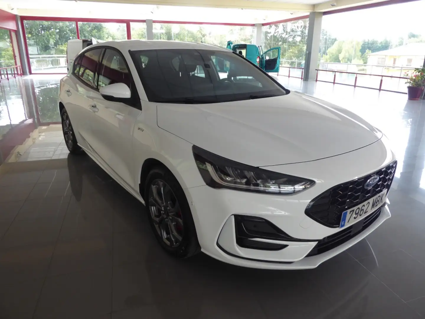 Ford Focus 1.0 Ecoboost MHEV ST-Line Style SIP 125 - 1