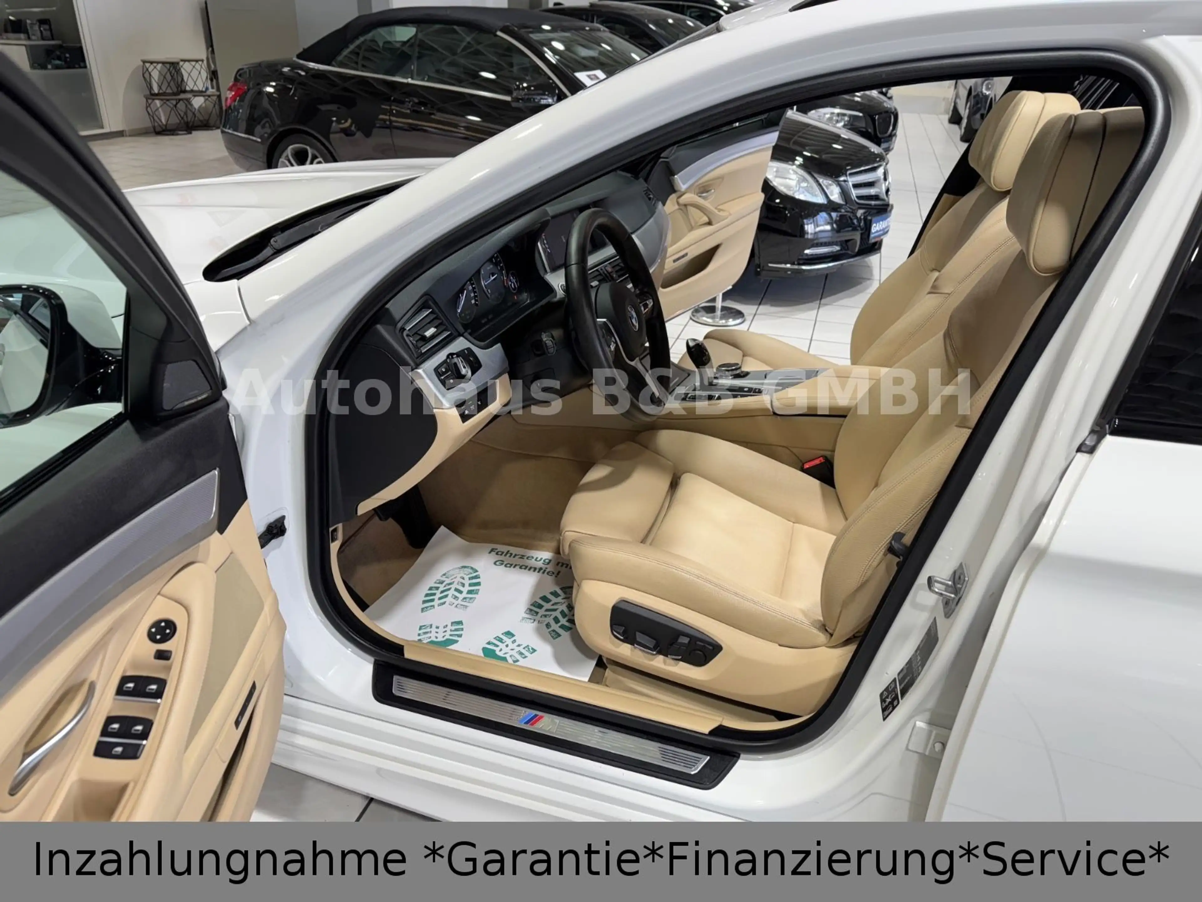 BMW 528 i X-Drive*M-Paket*Pano*Head-Up*Navi*Leder*AHK — photo 12