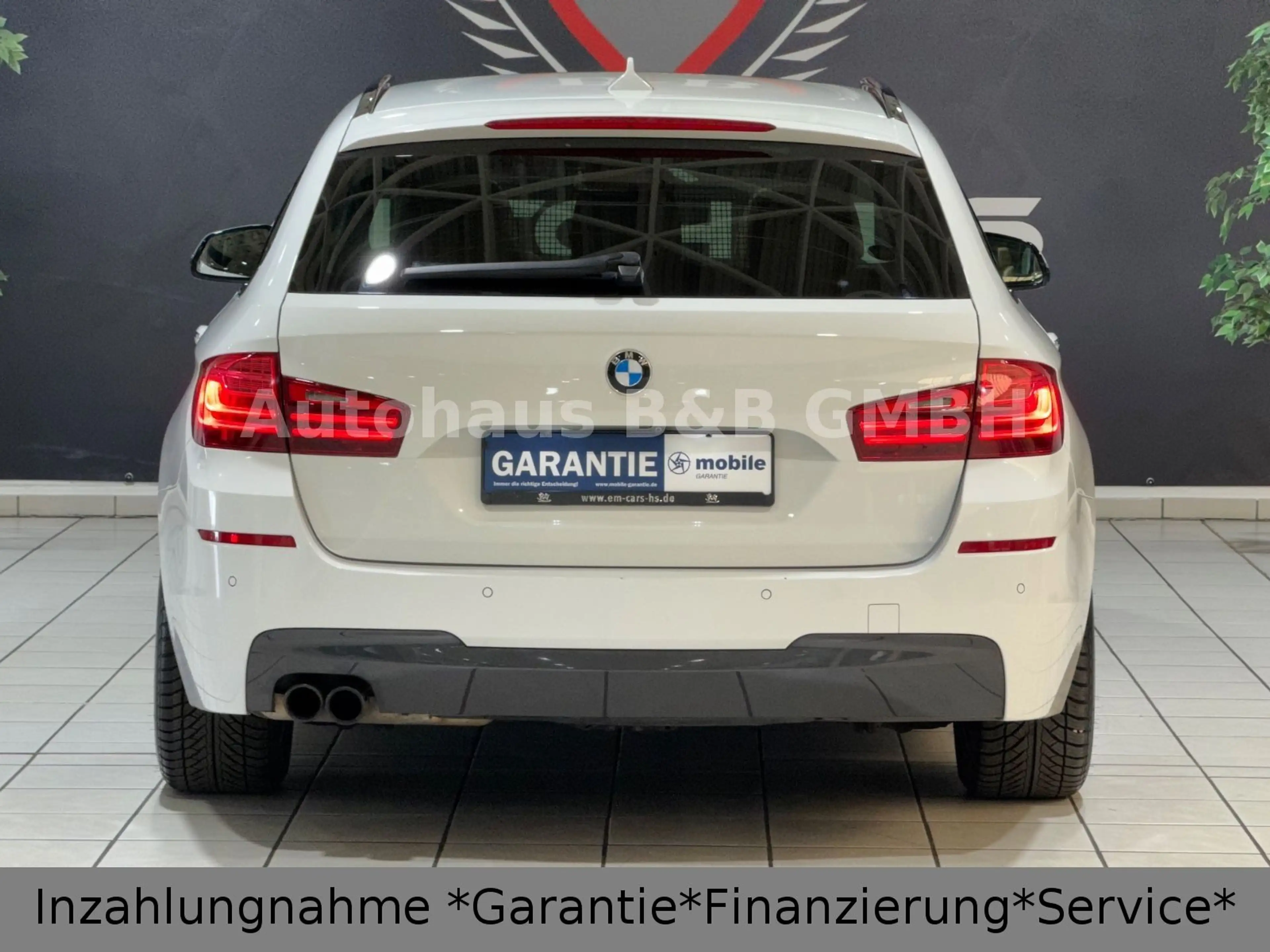 BMW 528 i X-Drive*M-Paket*Pano*Head-Up*Navi*Leder*AHK — photo 7