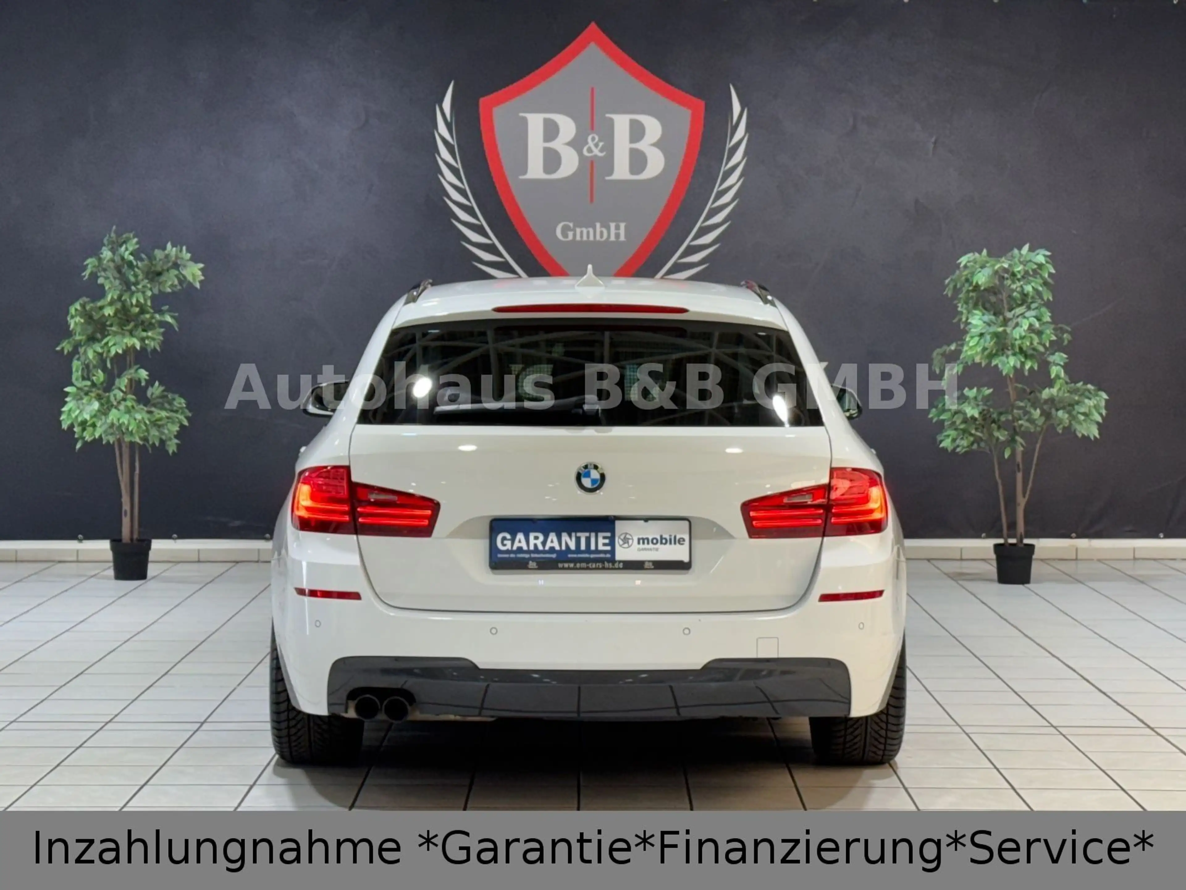 BMW 528 i X-Drive*M-Paket*Pano*Head-Up*Navi*Leder*AHK — photo 6