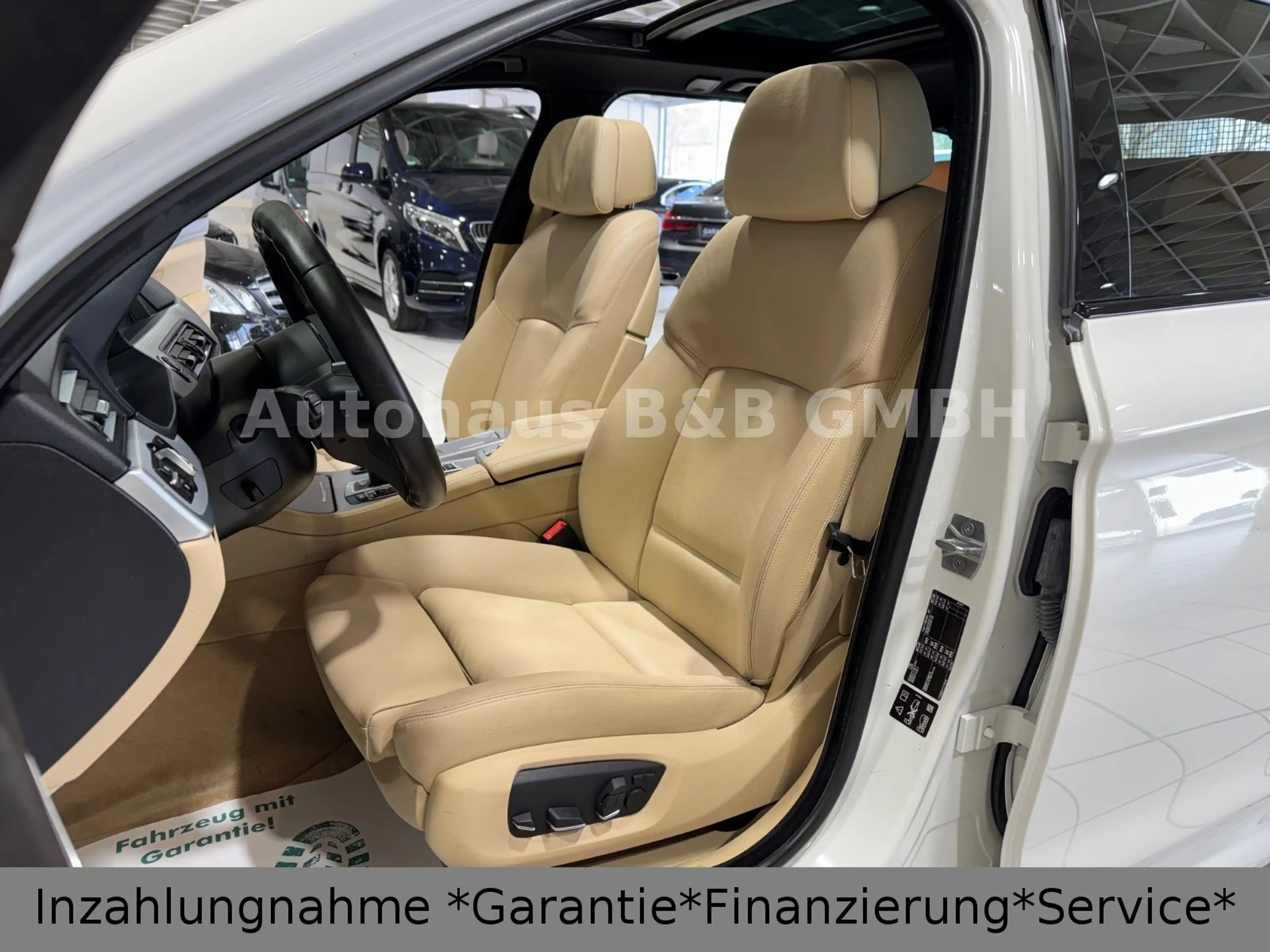 BMW 528 i X-Drive*M-Paket*Pano*Head-Up*Navi*Leder*AHK — photo 15