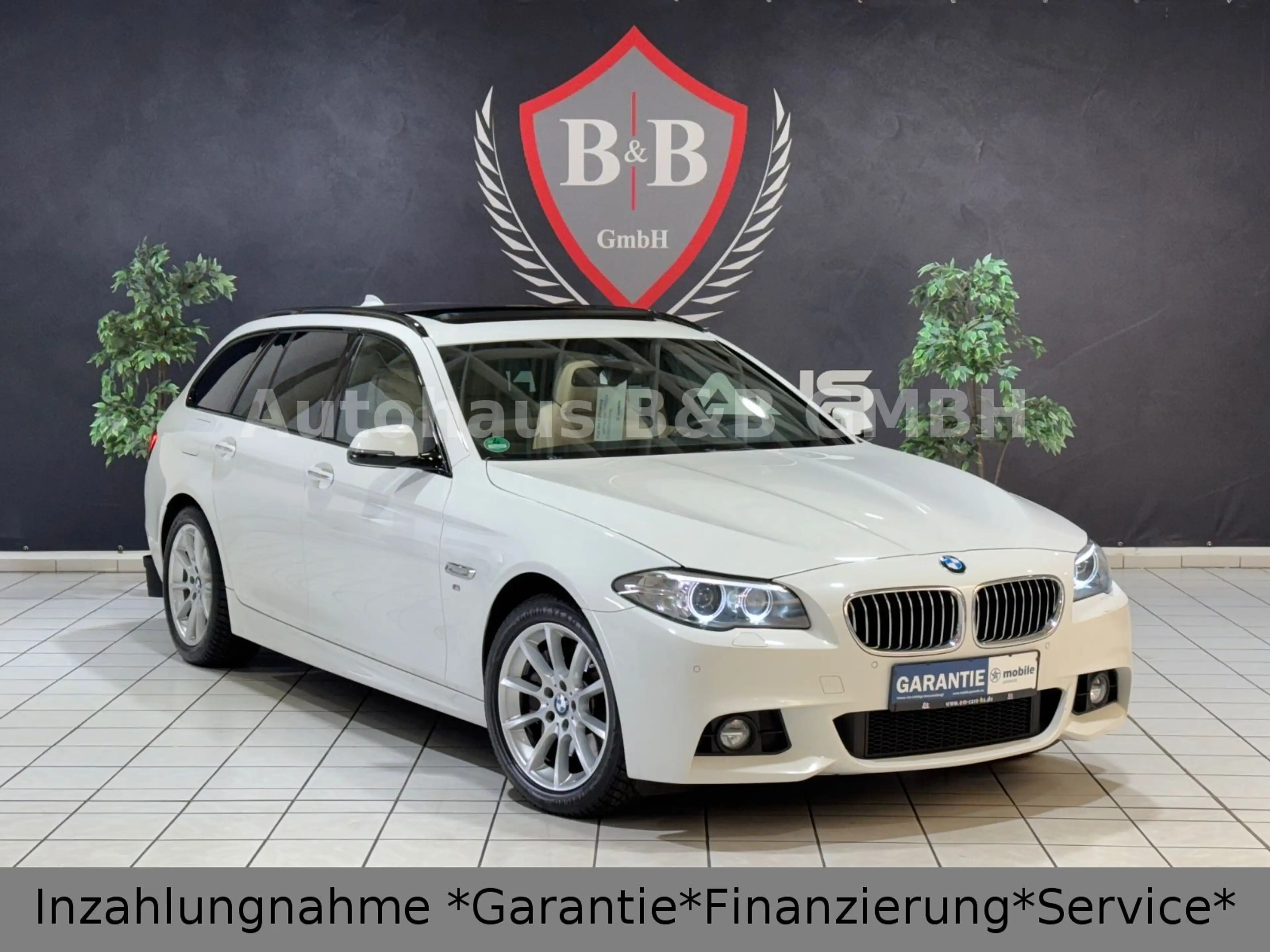 BMW 528 i X-Drive*M-Paket*Pano*Head-Up*Navi*Leder*AHK — photo 2