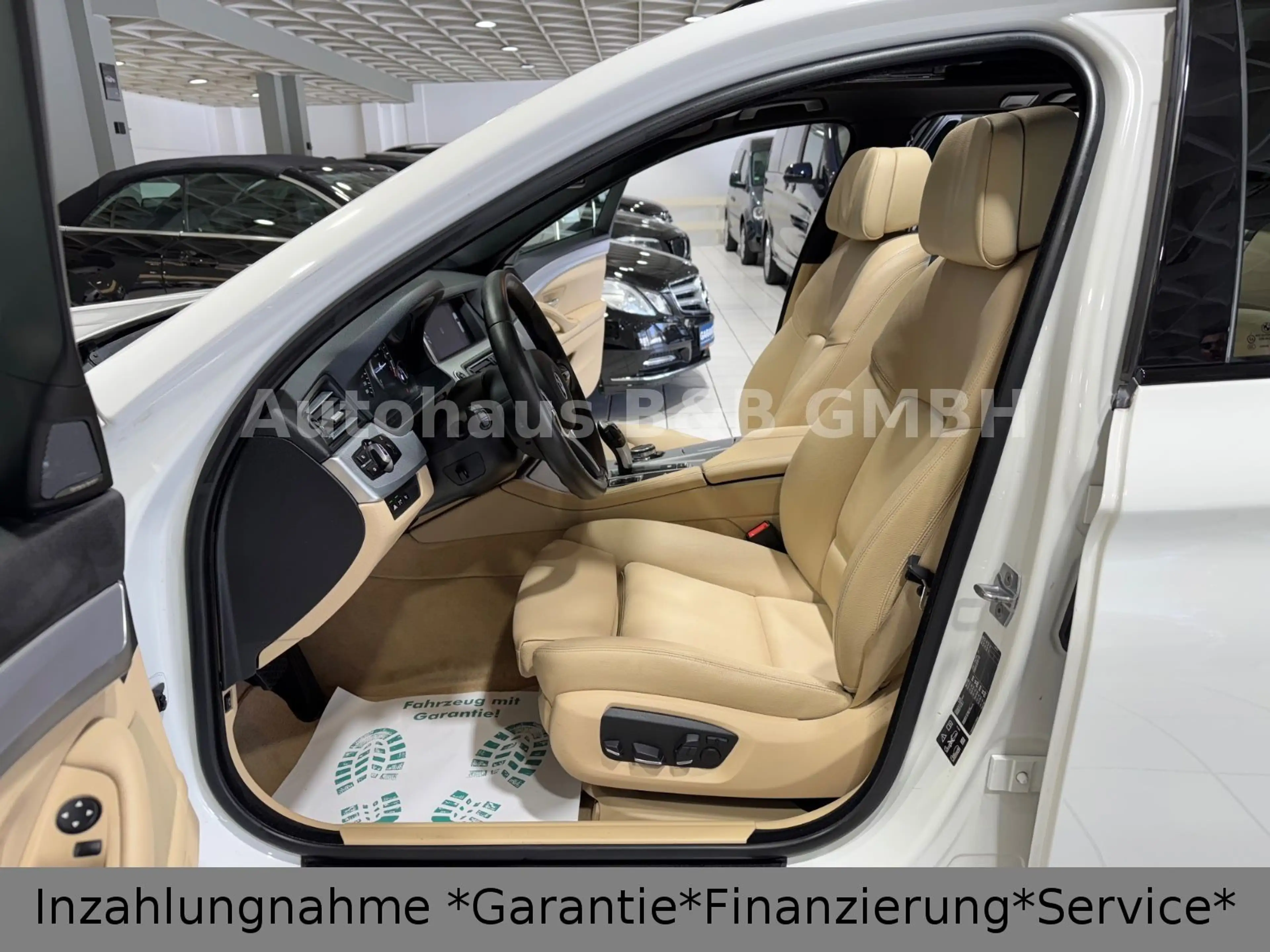 BMW 528 i X-Drive*M-Paket*Pano*Head-Up*Navi*Leder*AHK — photo 13