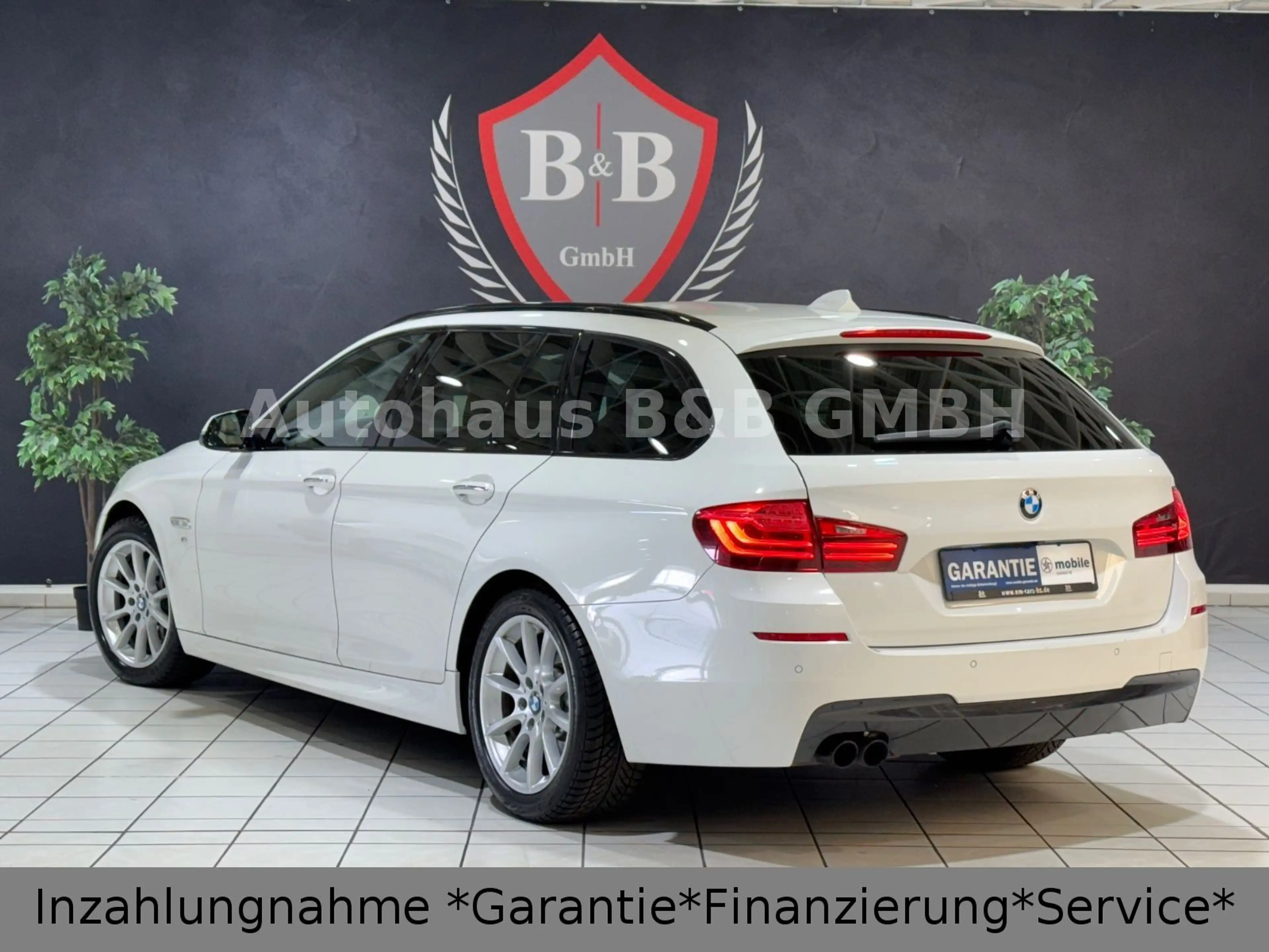 BMW 528 i X-Drive*M-Paket*Pano*Head-Up*Navi*Leder*AHK — photo 5