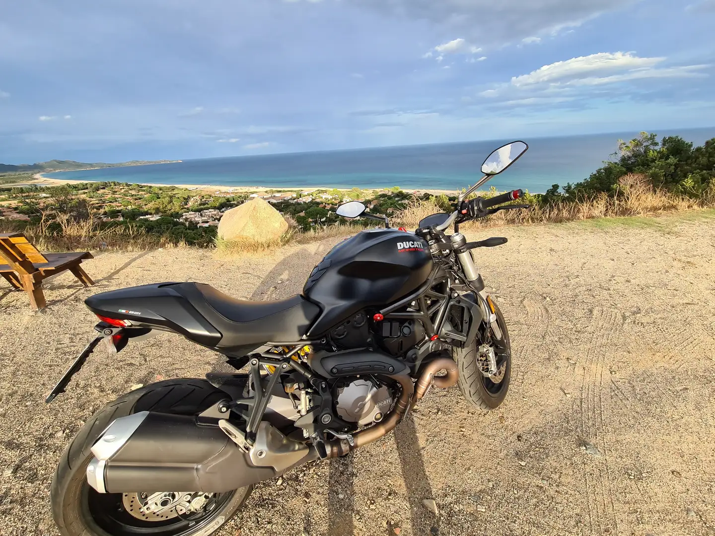 Ducati Monster 821 Negru - 2