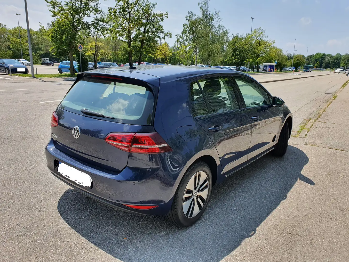 Volkswagen e-Golf CCS/NAVI/8-fach bereift/Frontscheihzg Синій - 2