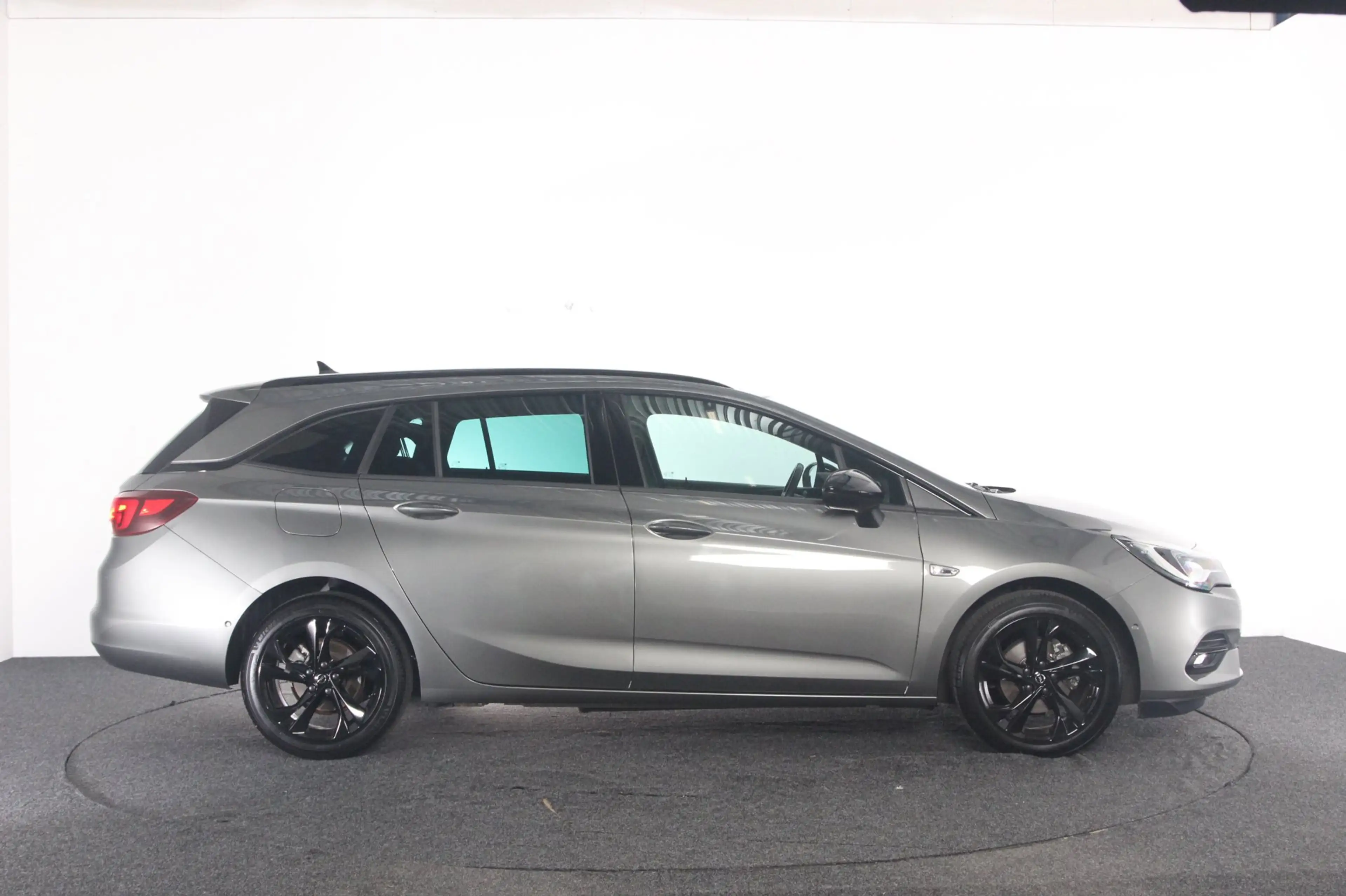 Opel Astra Sports Tourer 1.2 Ultimate | eerste eigenaar | NL- — photo 4