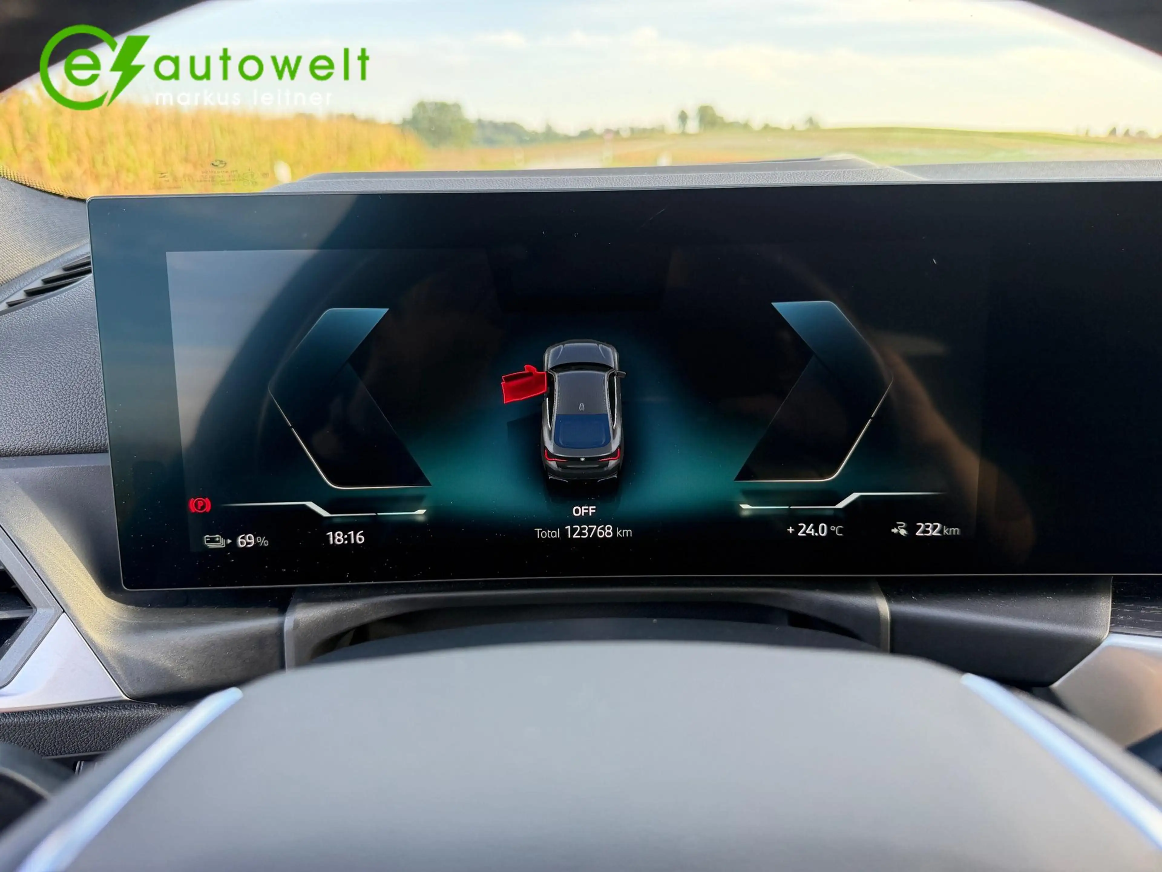 BMW i4 eDrive35 DA Prof HeadUp Park Plus Komfortzugang — photo 13
