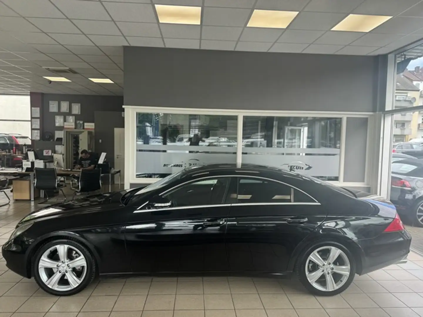 Mercedes-Benz CLS 350 Automatik Leder Xenon Navi Allwetter Schwarz - 1