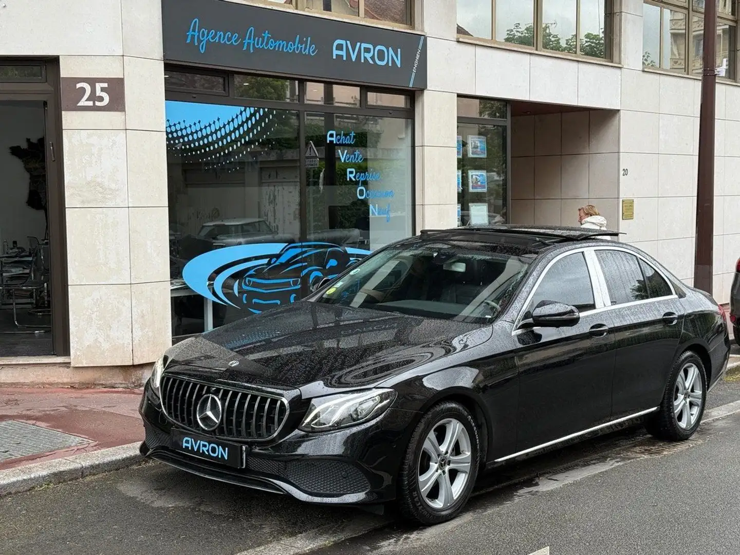 Mercedes-Benz V 200 V 200 D BUSINESS EXECUTIVE 9G-TRONIC Toit Ouvrant Schwarz - 1